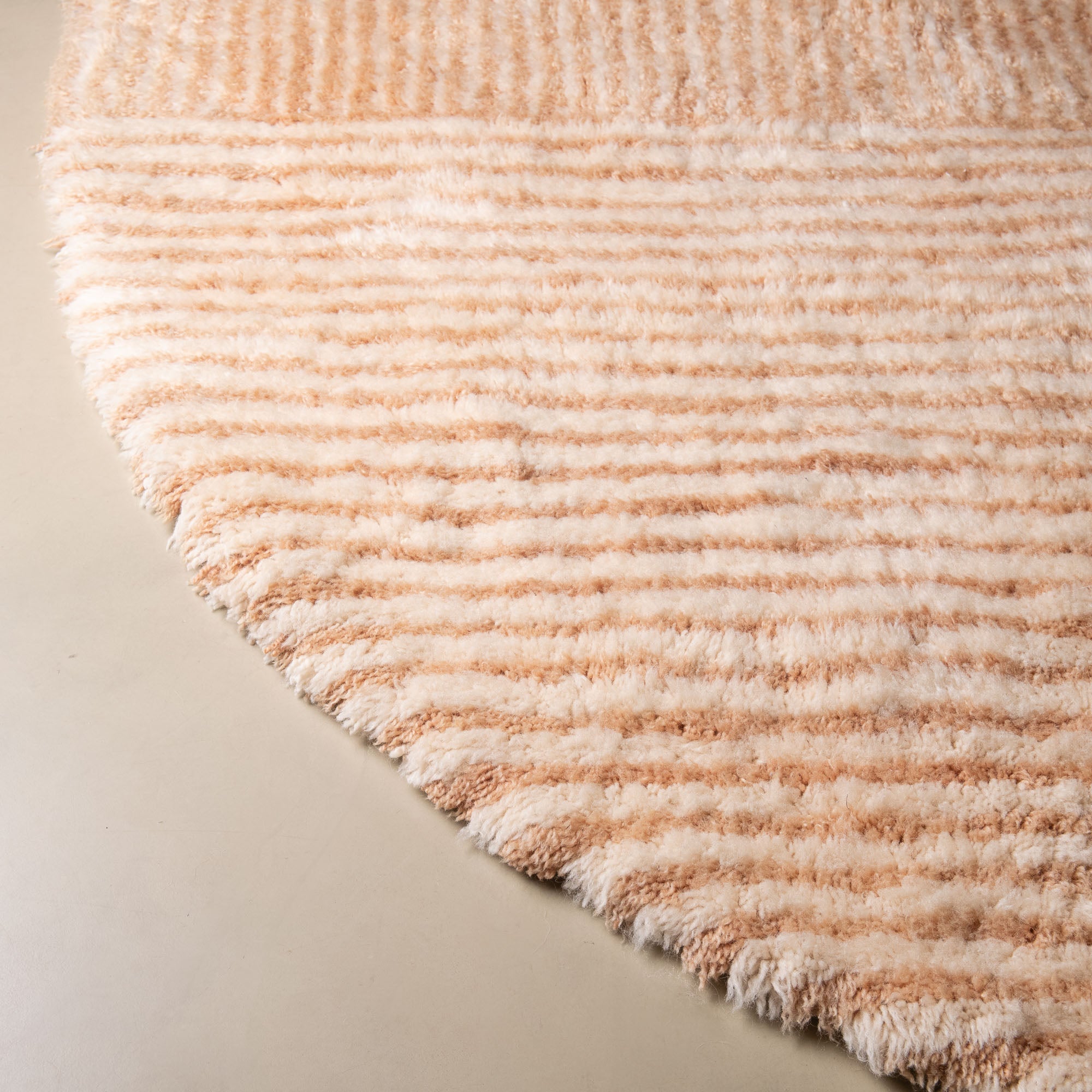 Gravity Center Round - Luxury Shag Moroccan Rug - Benisouk