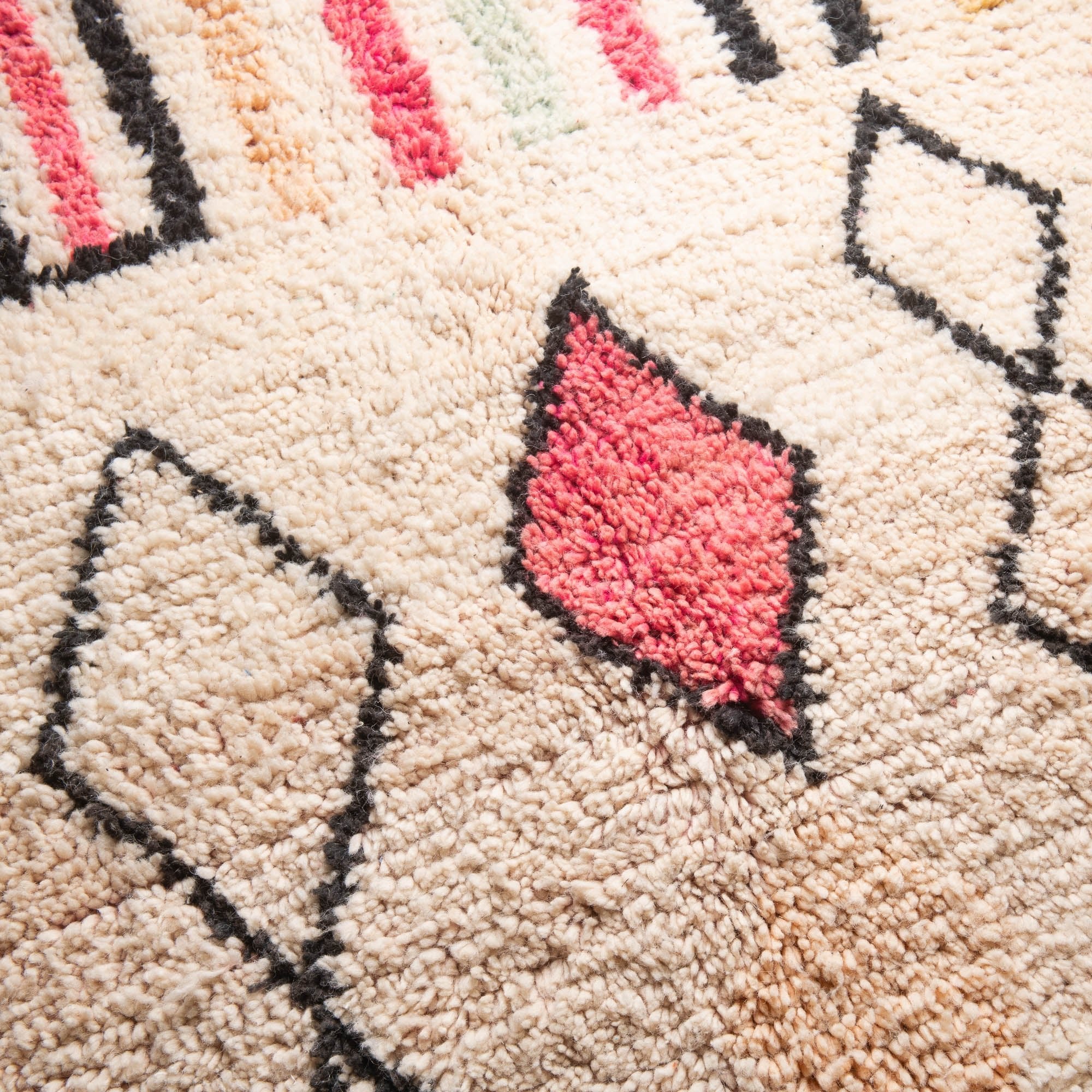 Hayna - vintage boujad rug - Benisouk