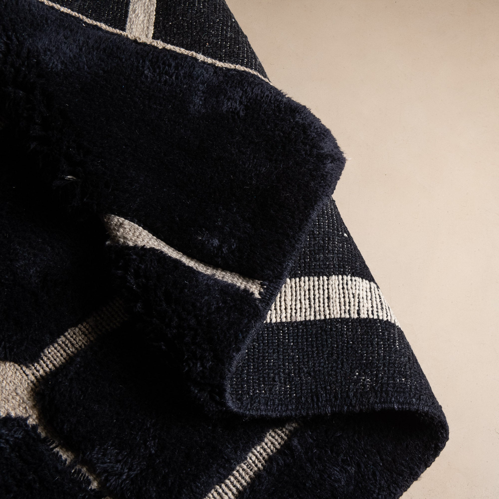 Heart Beat - Luxury Shag Moroccan Rug - Benisouk