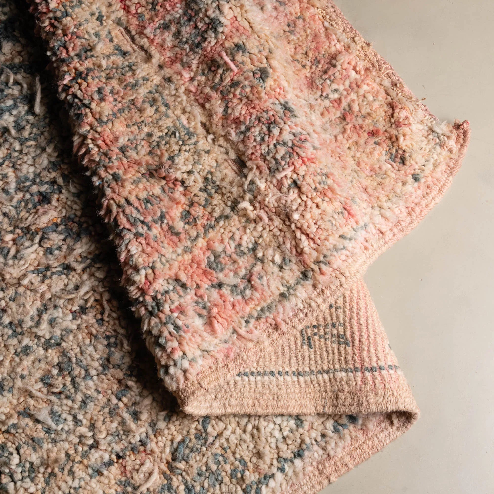 Houssna - vintage beni mguild rug - Benisouk