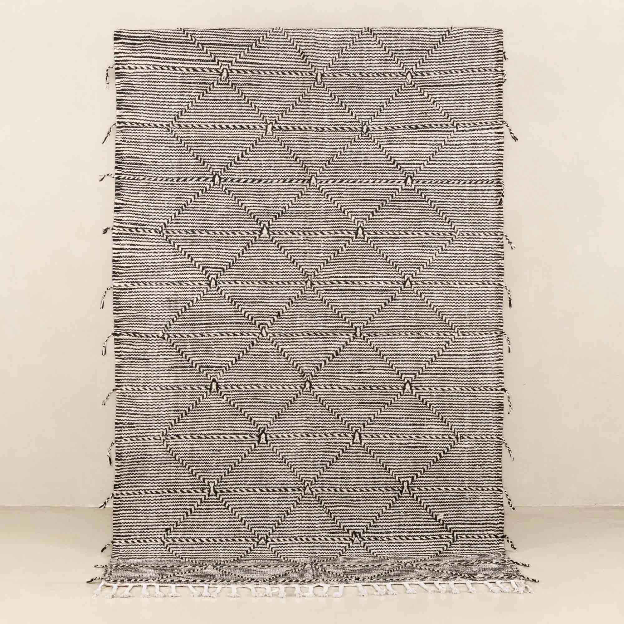 Idrisse - taznakht kilim rug