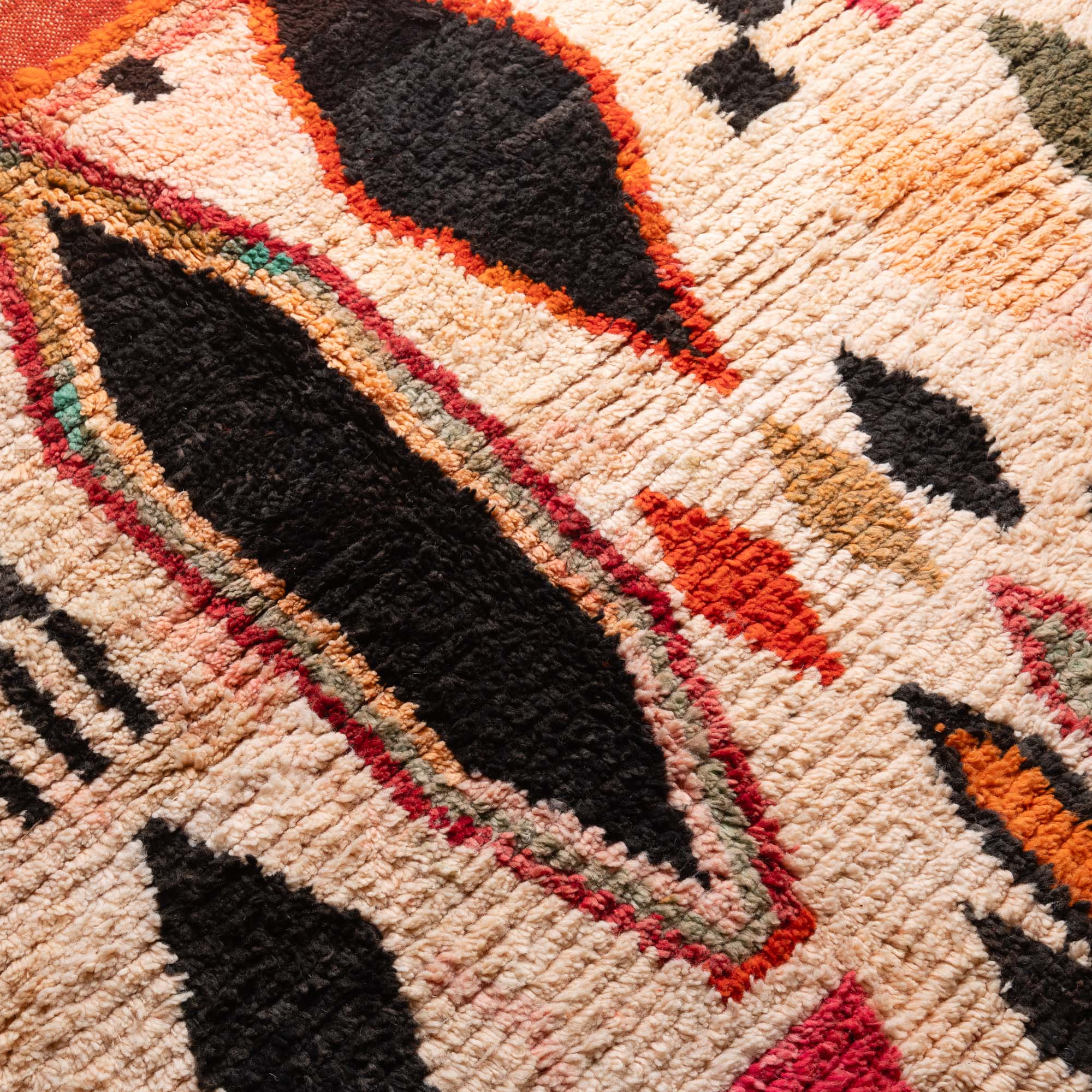 Inaya - vintage boujad rug - Benisouk