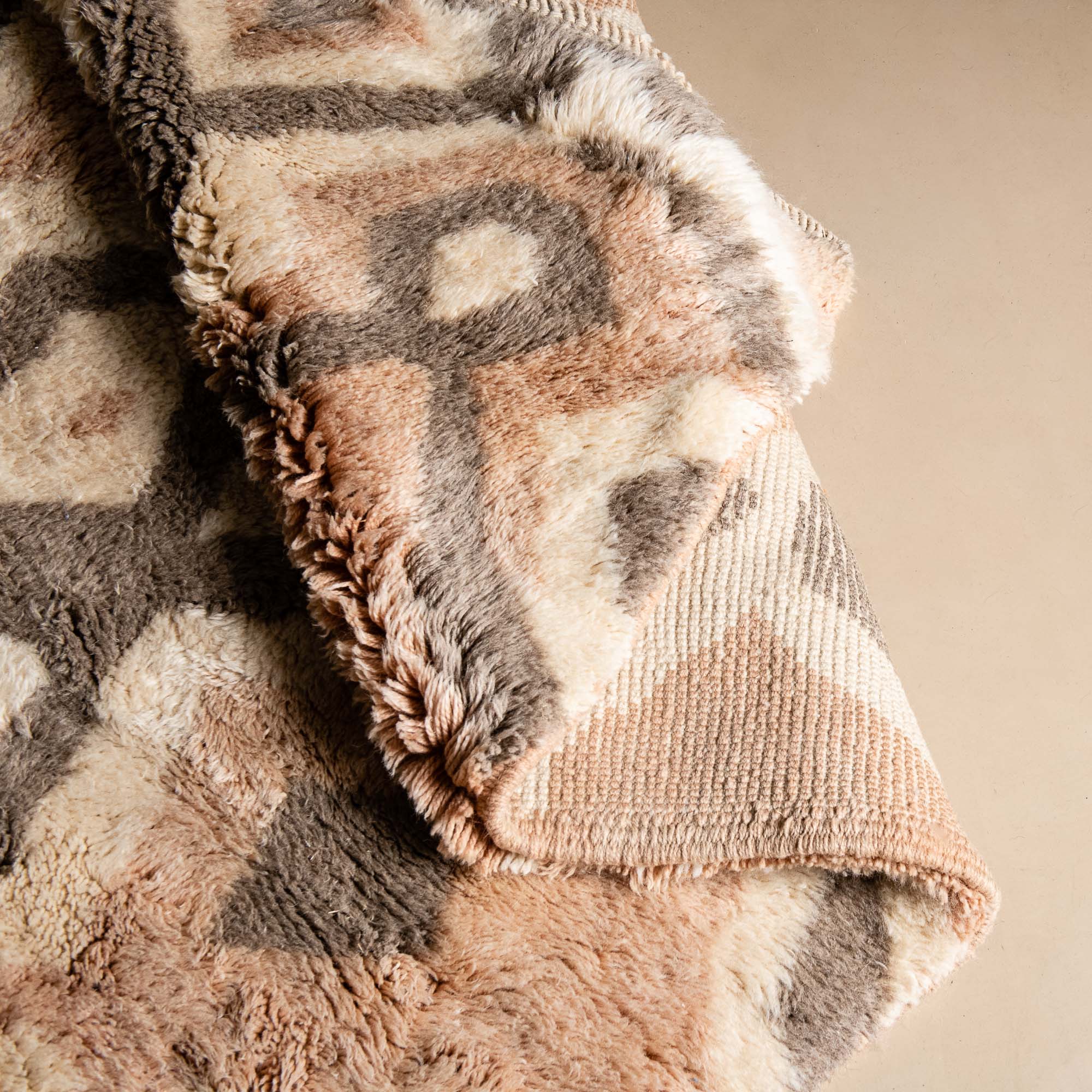 Infinite Dream - Luxury Shag Moroccan Rug - Benisouk