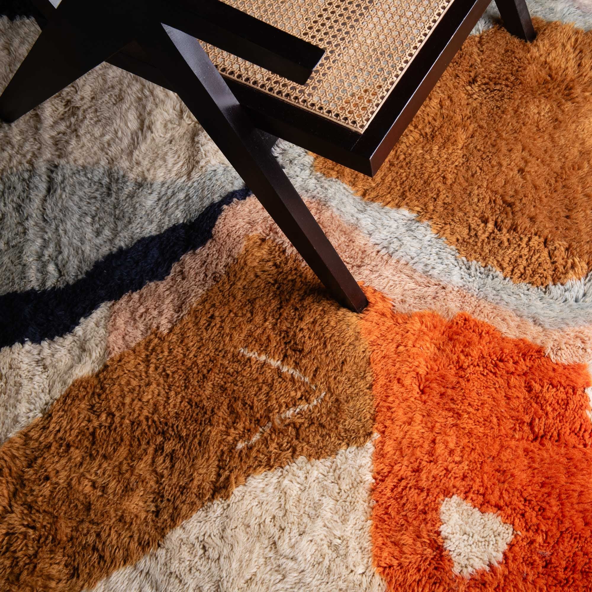 Ink Flowing - Luxury Shag Moroccan Rug - Benisouk