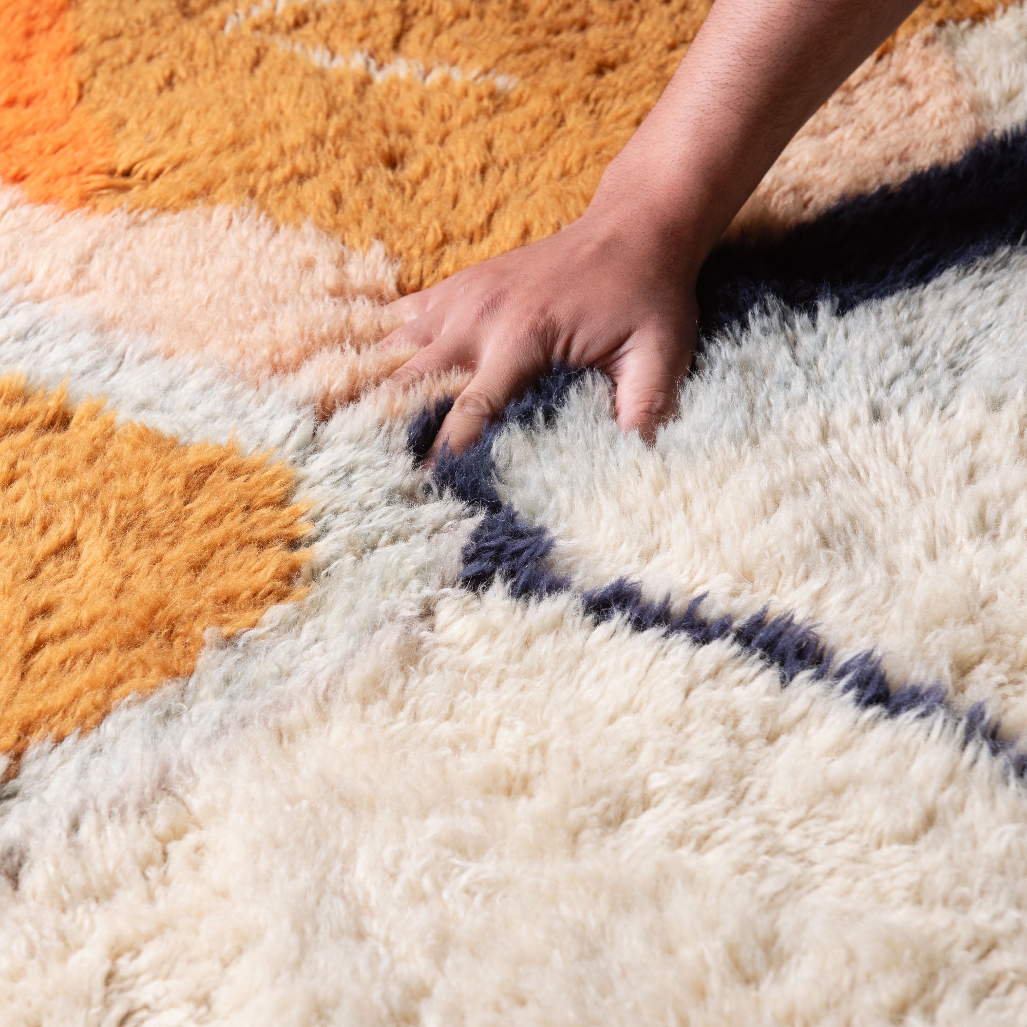 Ink Flowing - Luxury Shag Moroccan Rug - Benisouk