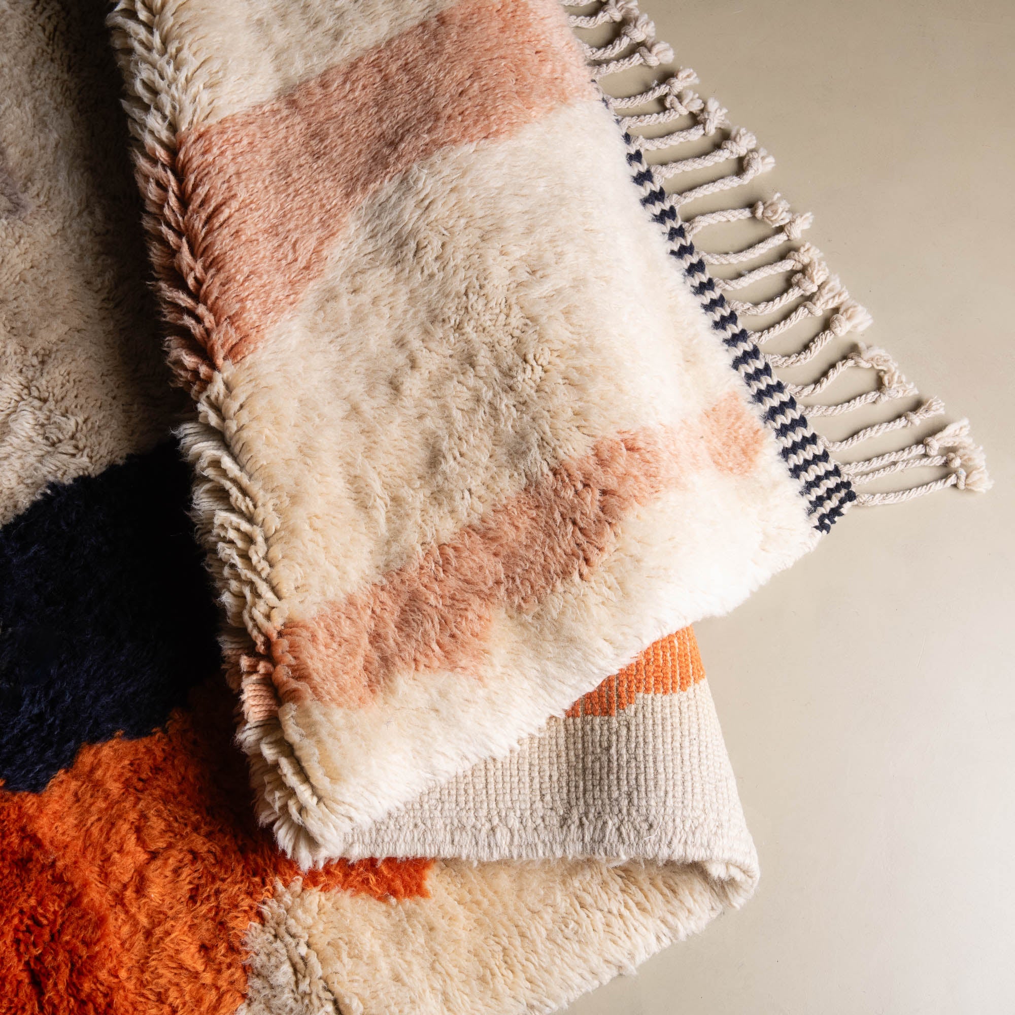 Ink Flowing - Luxury Shag Moroccan Rug - Benisouk