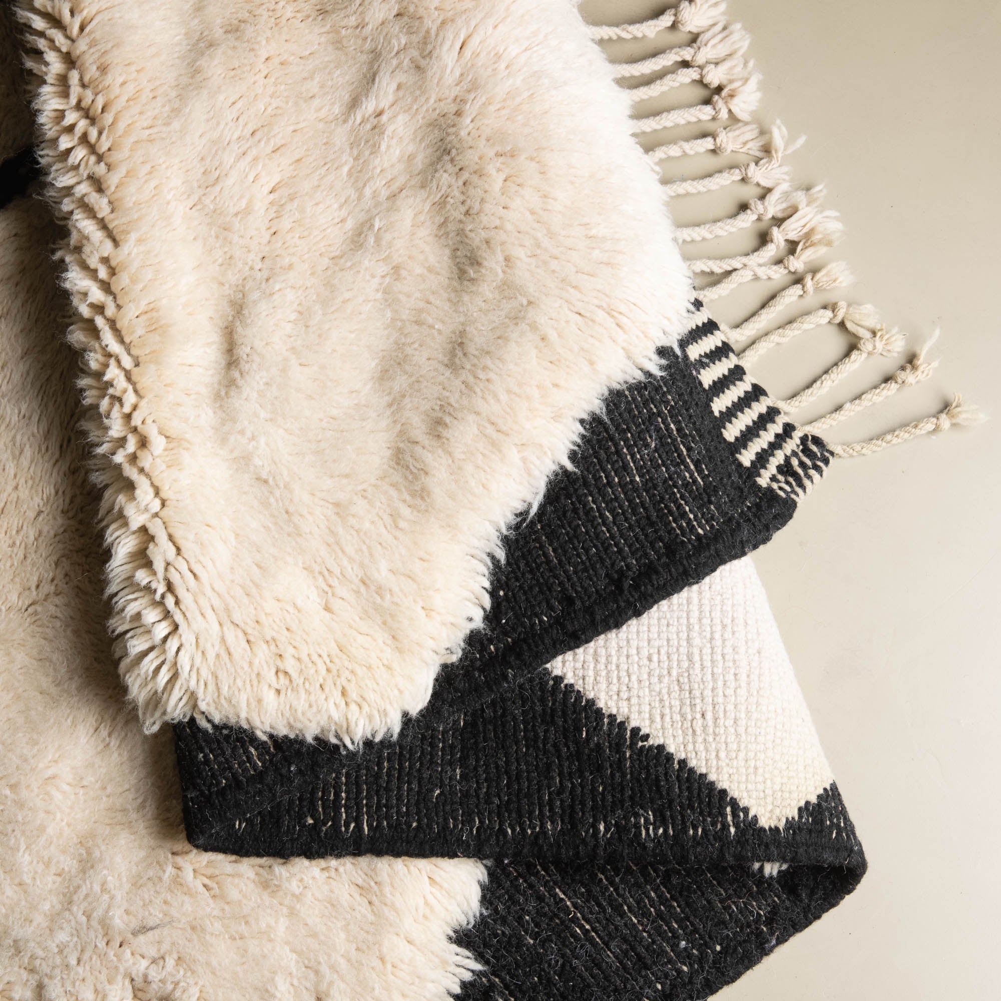 Ink Rivers Intersection - Luxury Shag Moroccan Rug - Benisouk