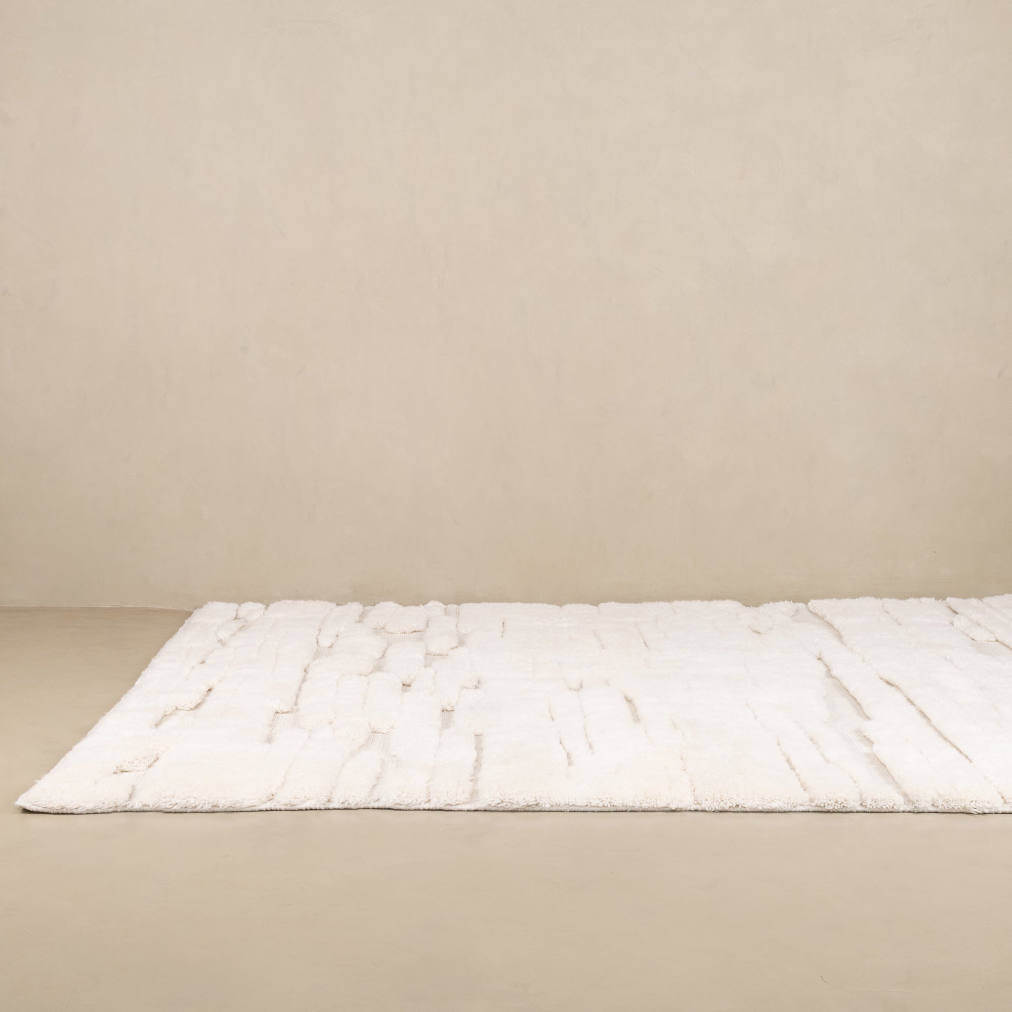 Ivory Glacier - Luxury Shag Moroccan Rug - Benisouk
