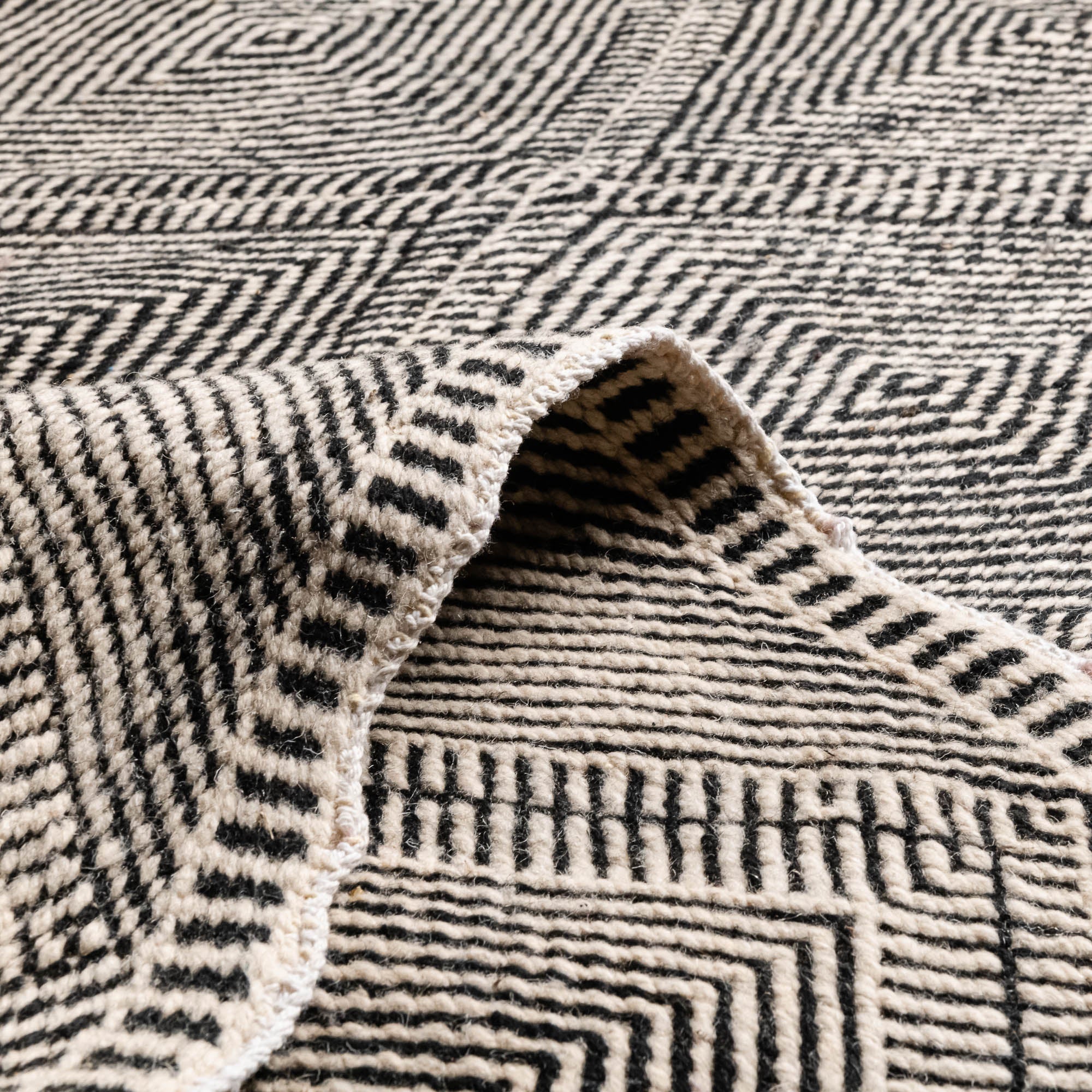 Jawida - taznakht kilim rug - Benisouk