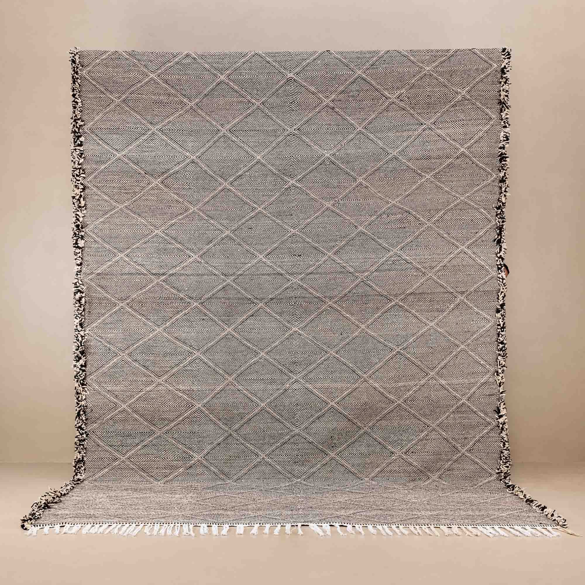 Jawida - taznakht kilim rug - Benisouk