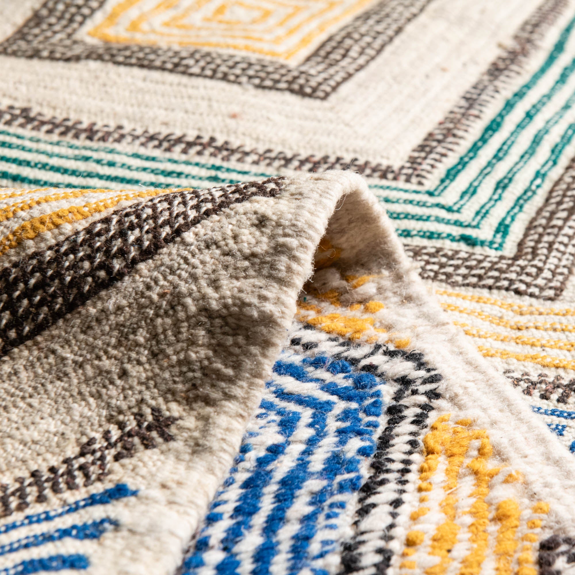 Kasila - Flatweave Moroccan rug - Benisouk