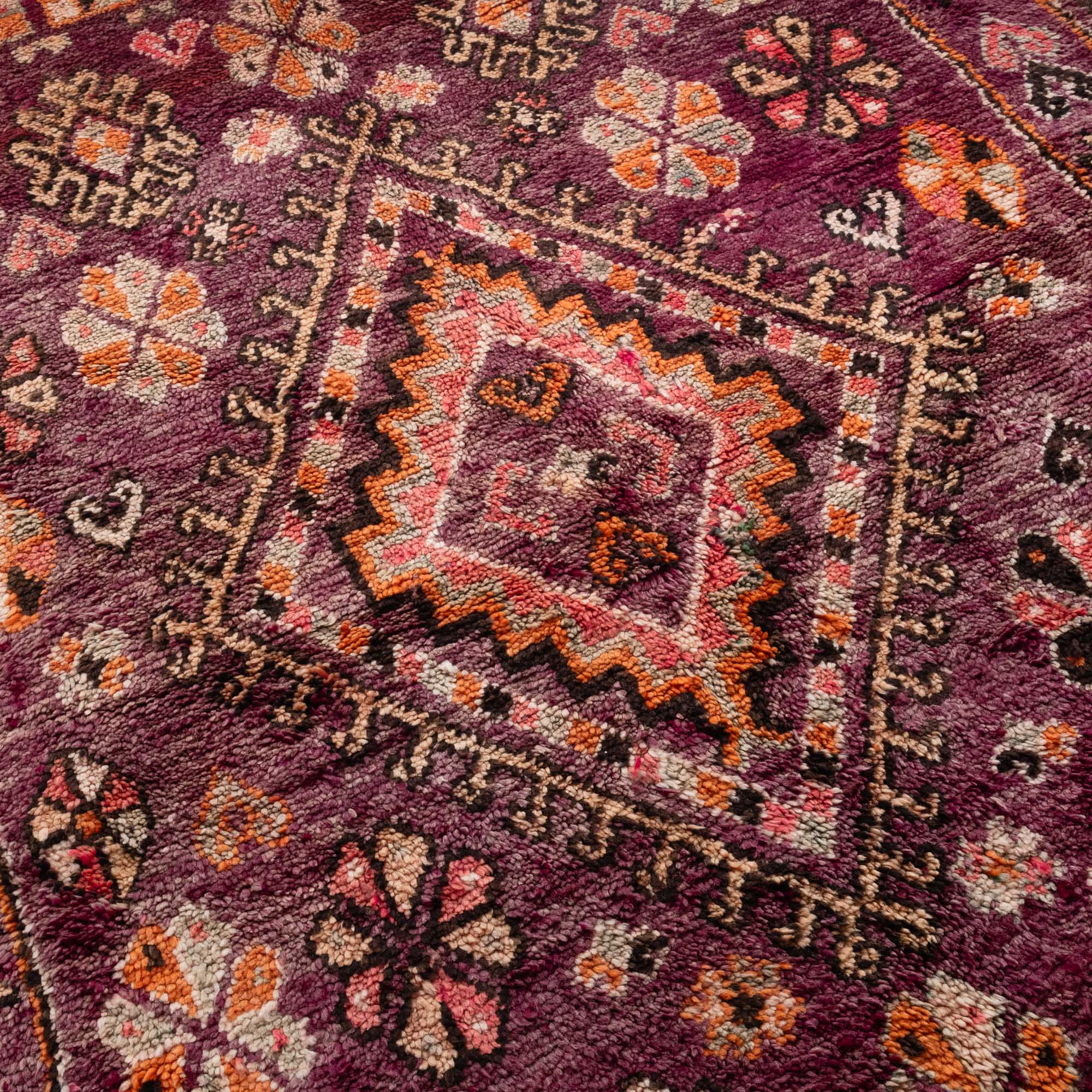 Laian - vintage boujad rug - Benisouk