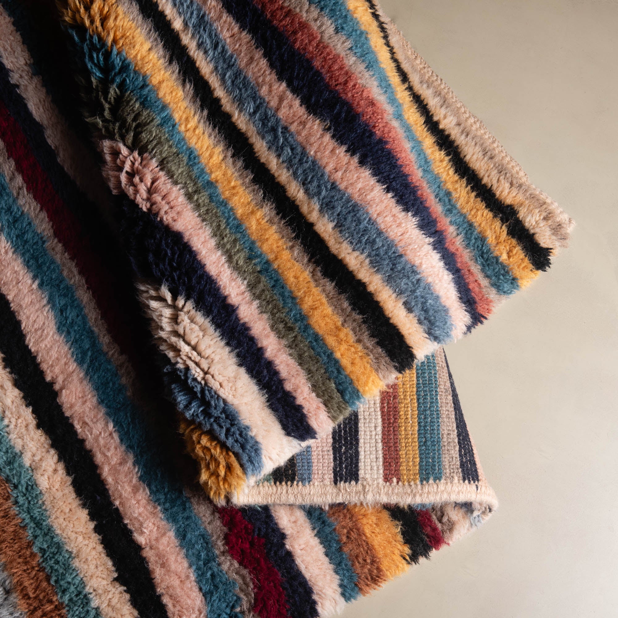 Linear Bloom - Luxury Shag Moroccan Rug - Benisouk