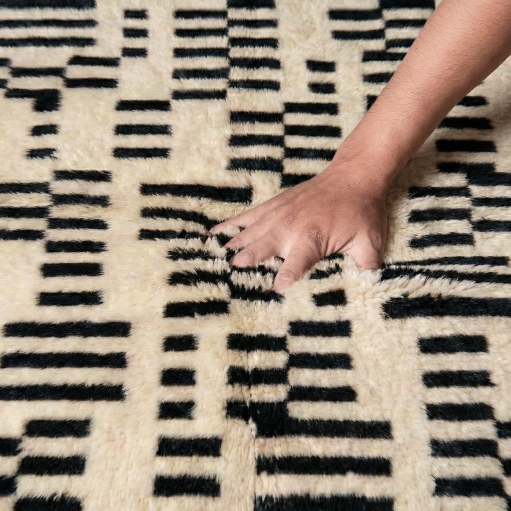 Linear Shift - Luxury Shag Moroccan Rug - Benisouk