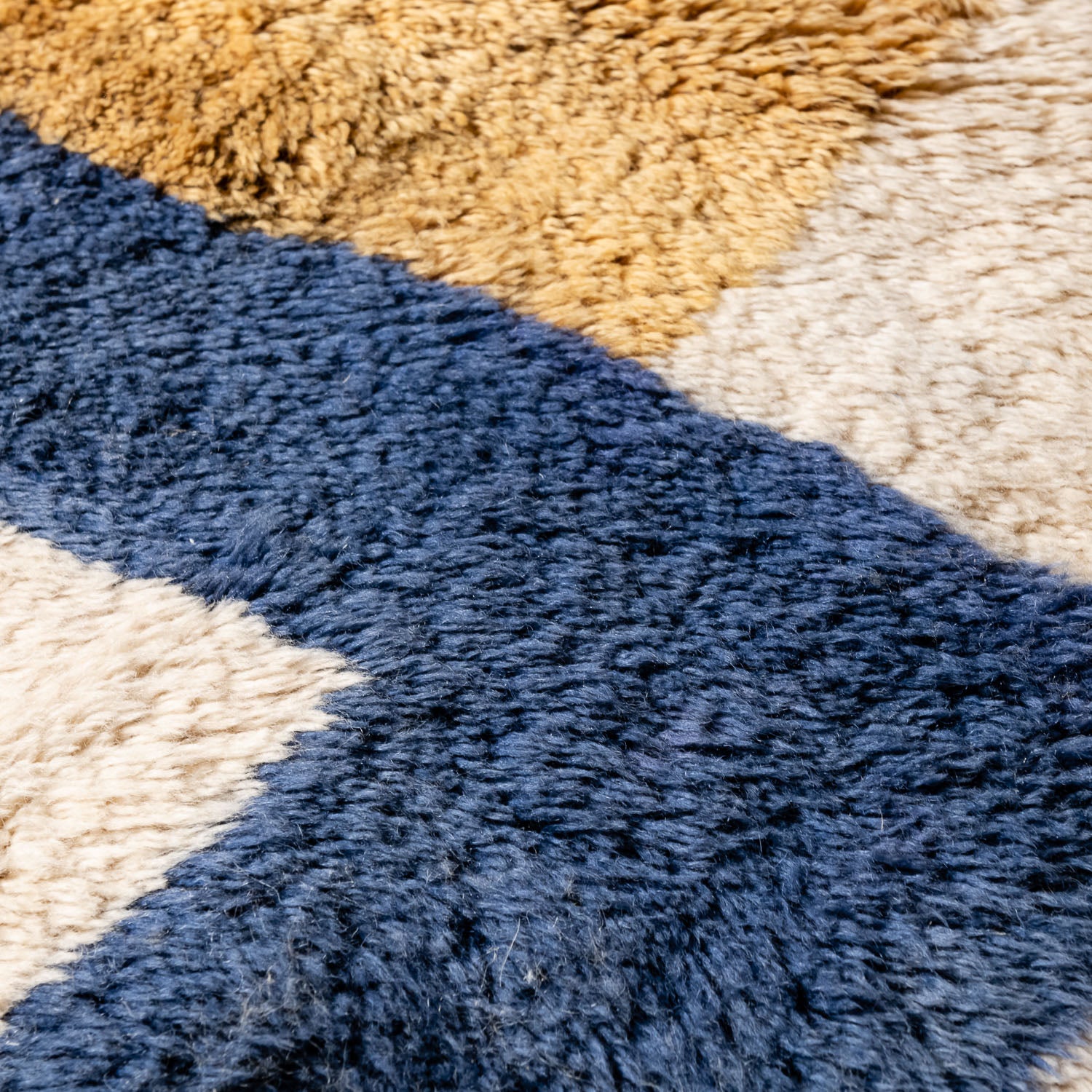 Luminary Mirage - Luxury Shag Moroccan Rug - Benisouk