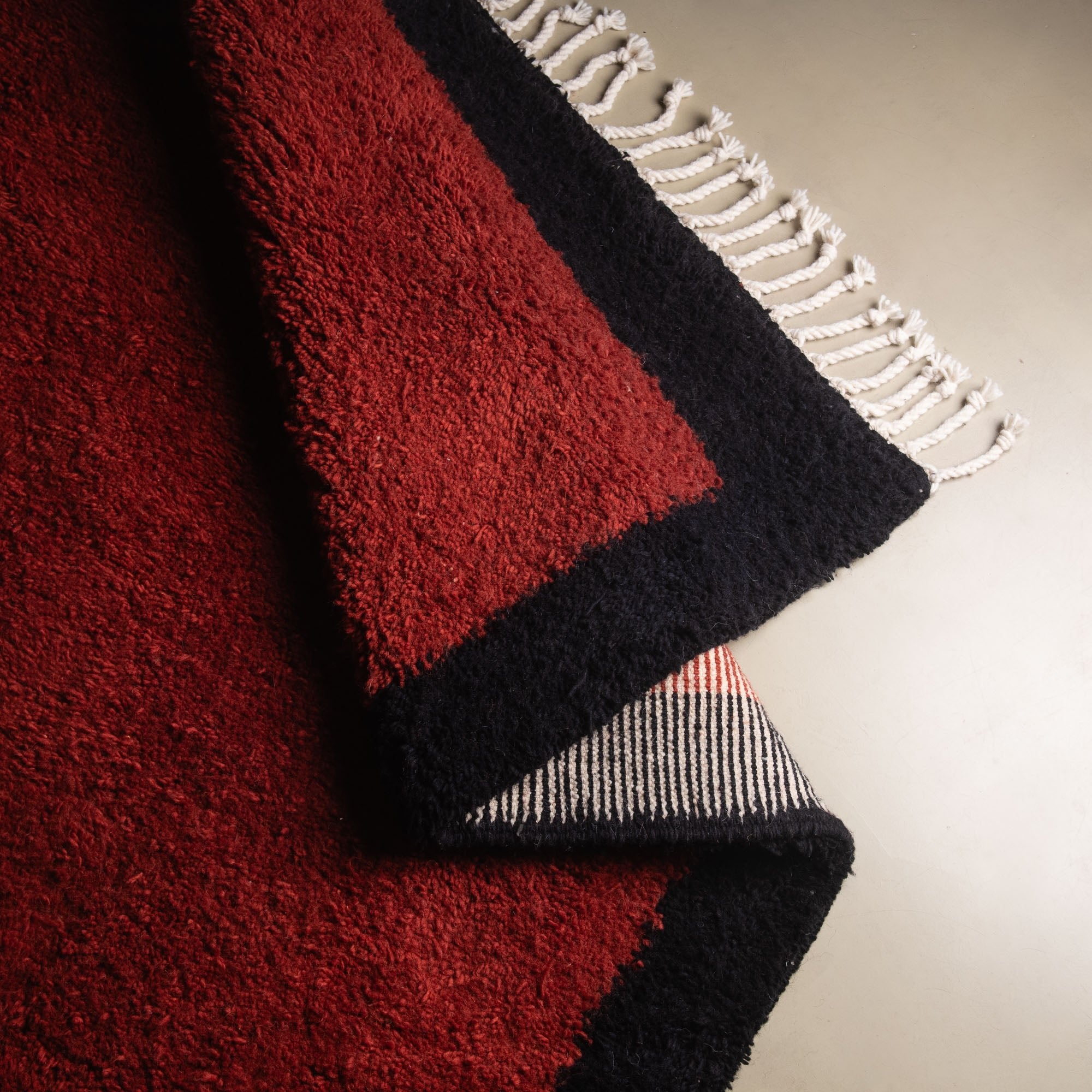 Maraba Deep Red - Shag Moroccan rug - Benisouk