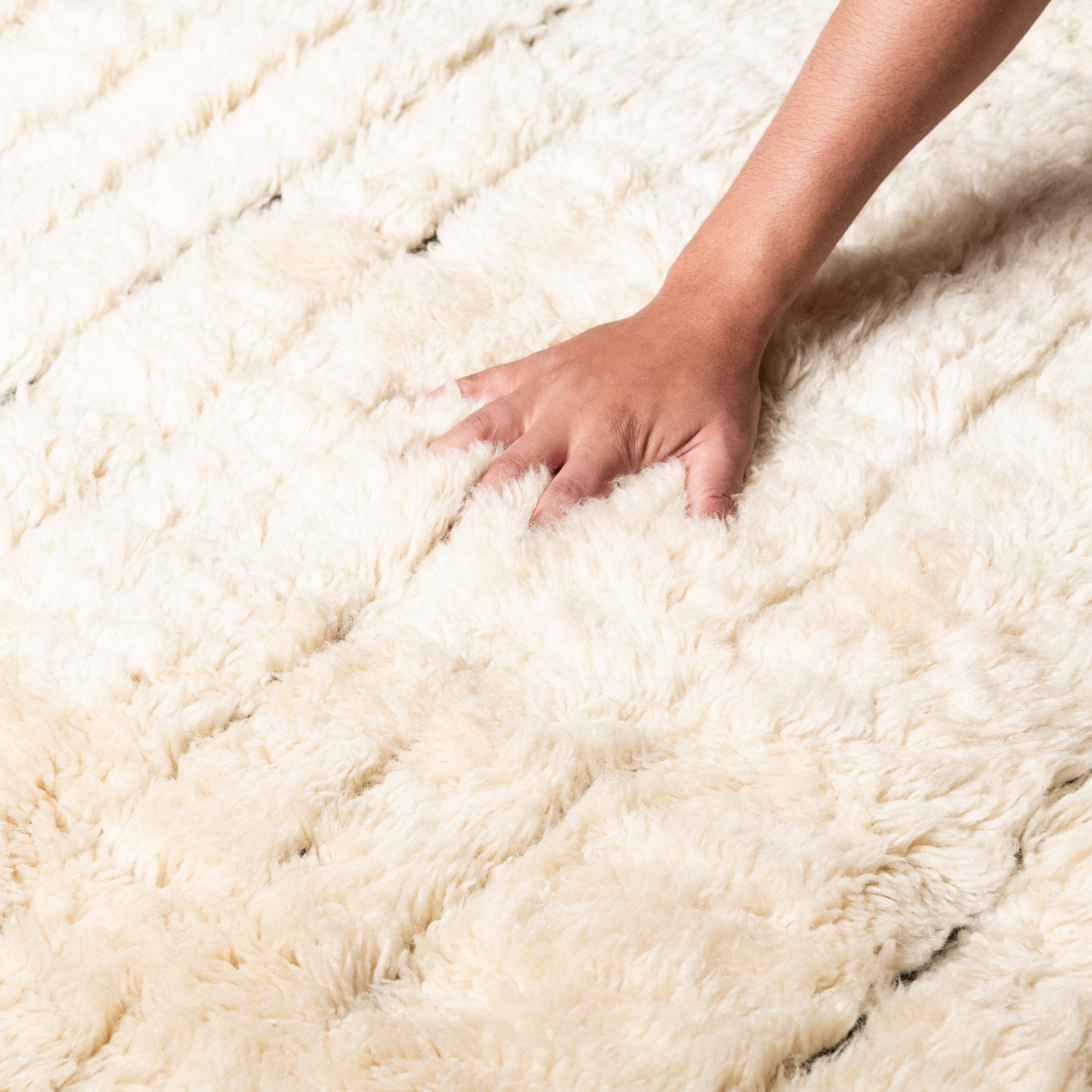 Melodic Monochrome - Luxury Shag Moroccan Rug - Benisouk