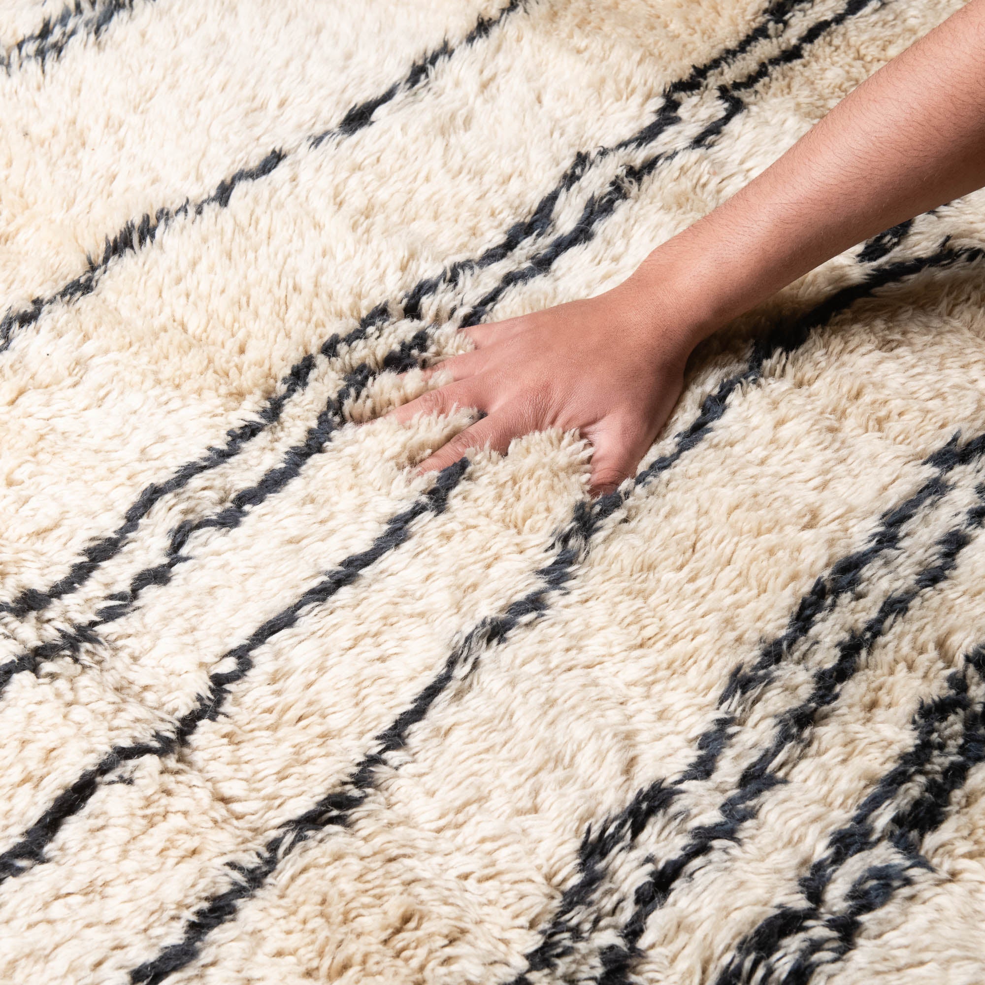 Metro Lines - Luxury Shag Moroccan Rug - Benisouk