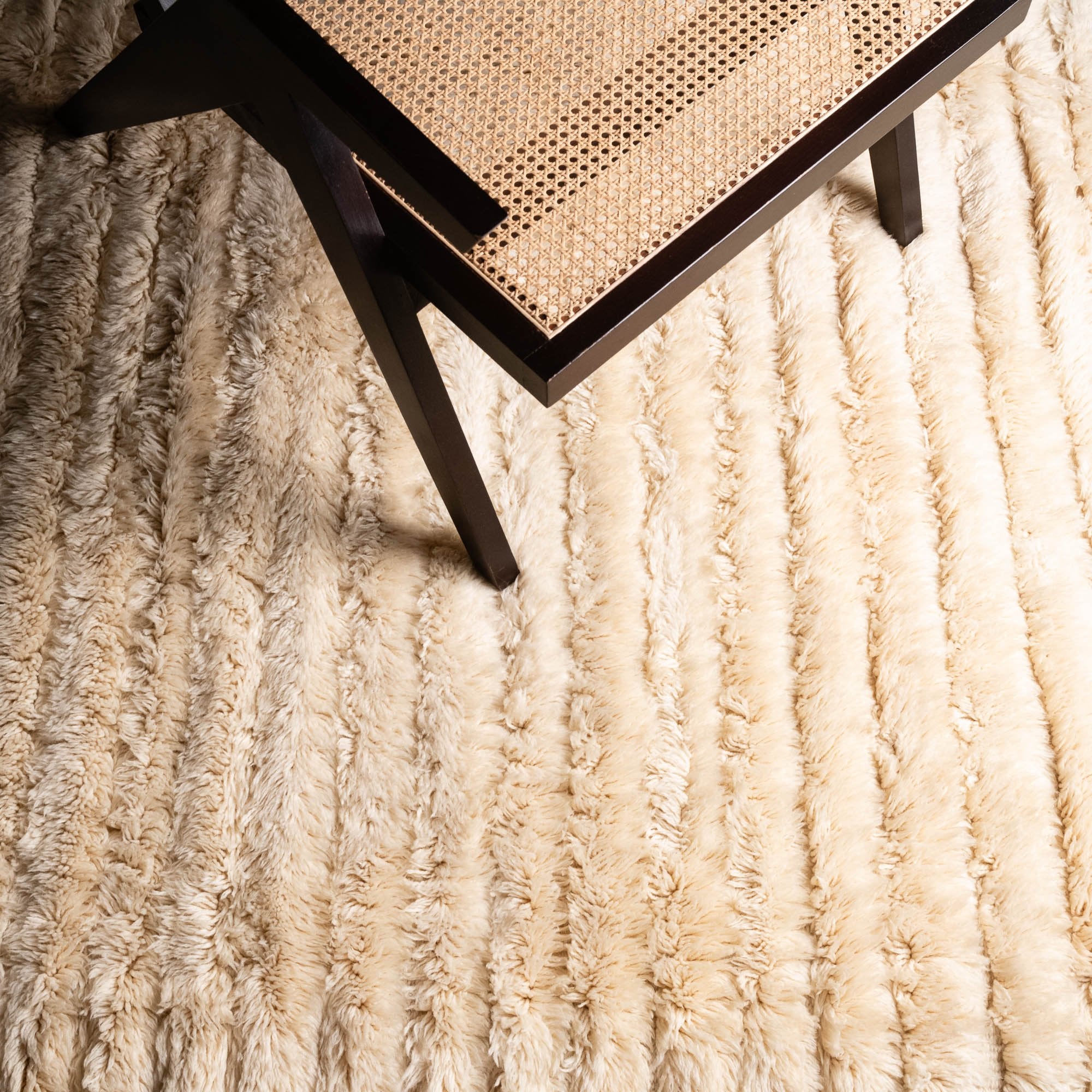 Mist Lines - Luxury Shag Moroccan Rug - Benisouk