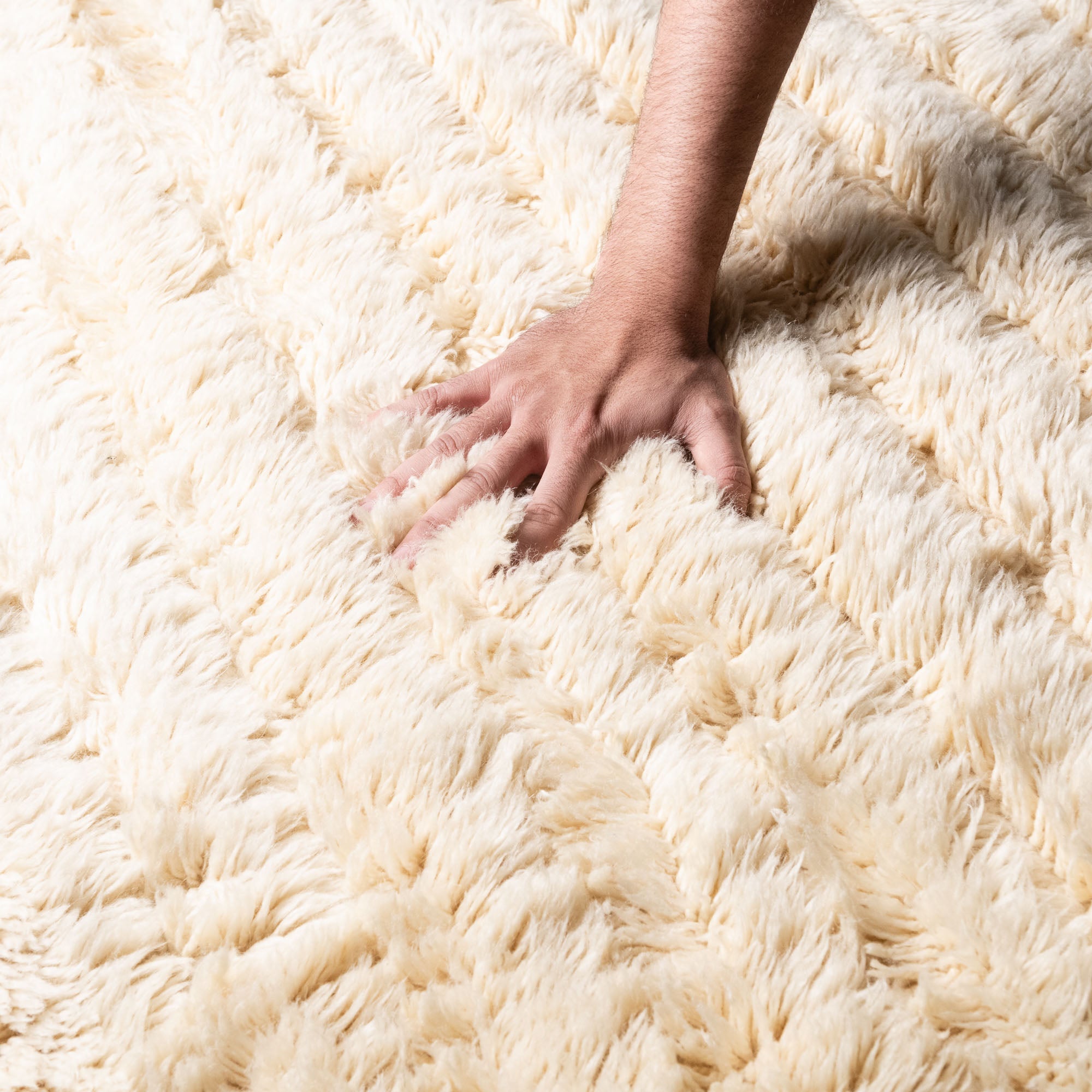 Mist Lines - Luxury Shag Moroccan Rug - Benisouk