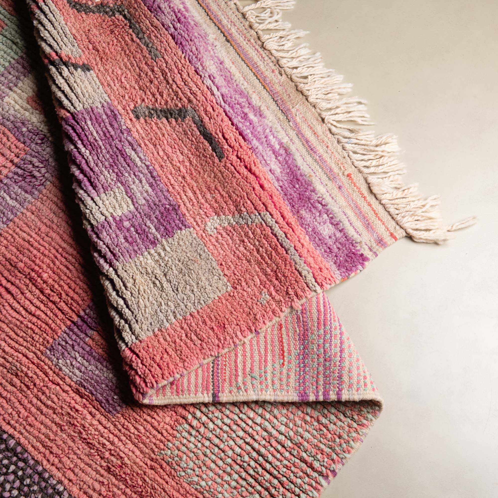 Mnahu - vintage boujad rug - Benisouk