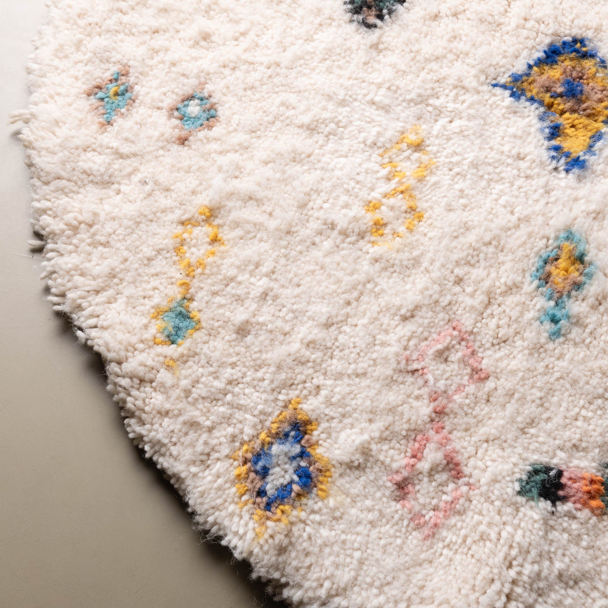 Nassij Round - Shag Moroccan rug - Benisouk