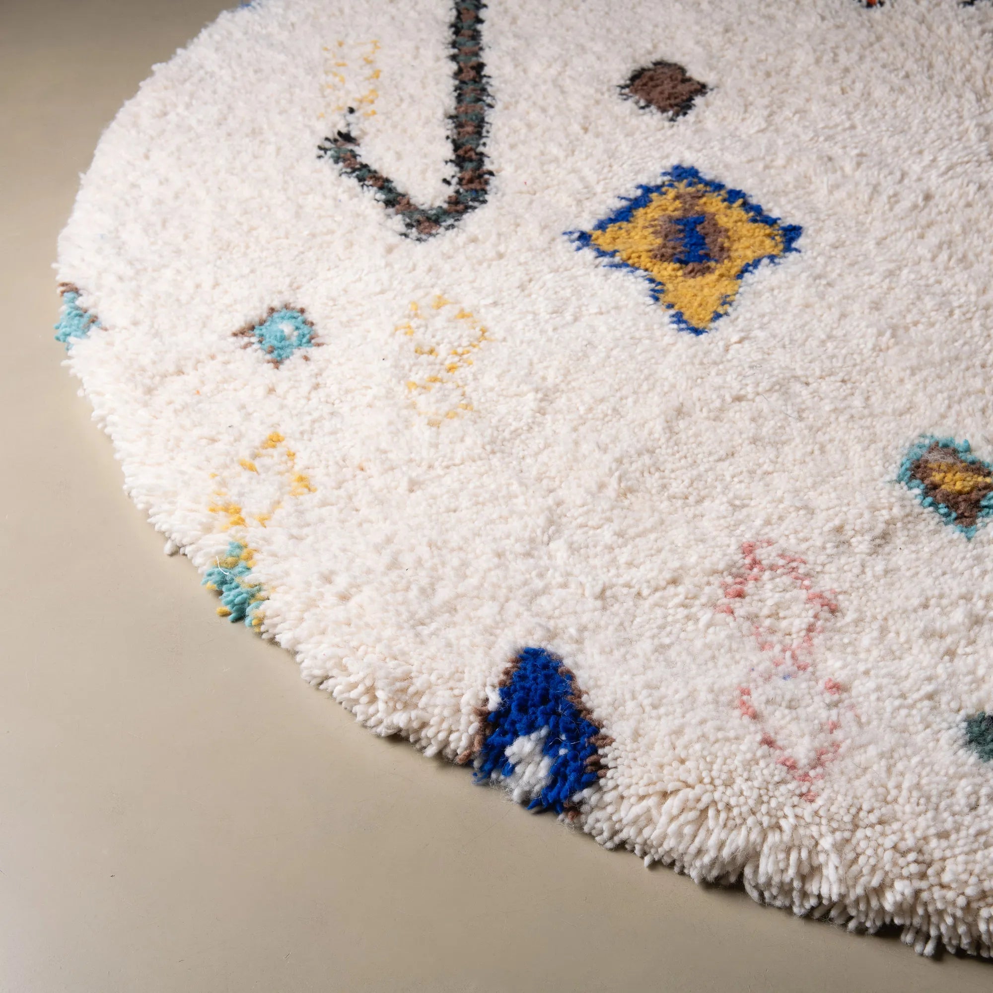 Nassij Round - Shag Moroccan rug - Benisouk