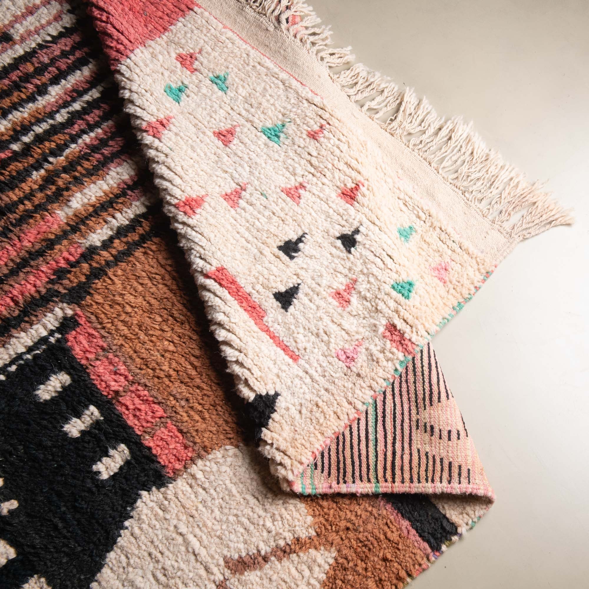 Nassima - vintage boujad rug - Benisouk