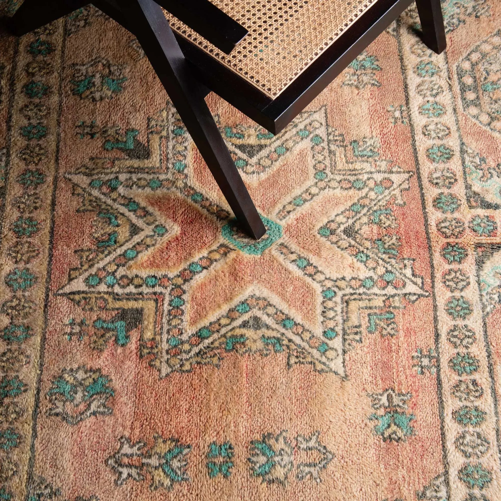 Nohaila - vintage boujad rug - Benisouk