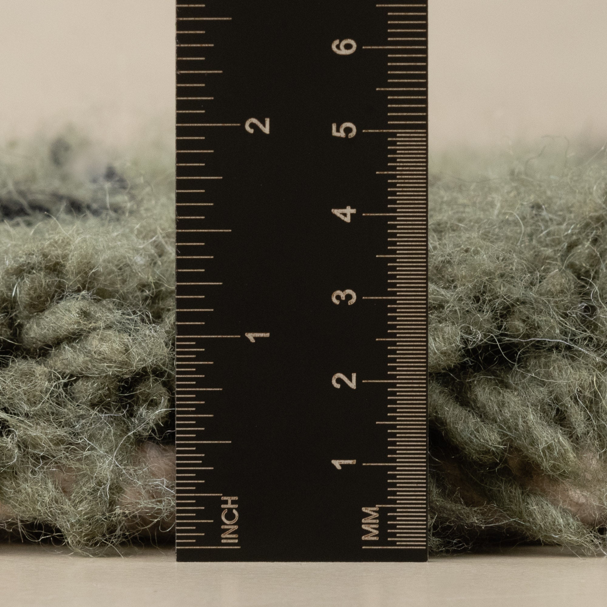 Noujoum Soldier Green Round - Shag Moroccan rug - Benisouk