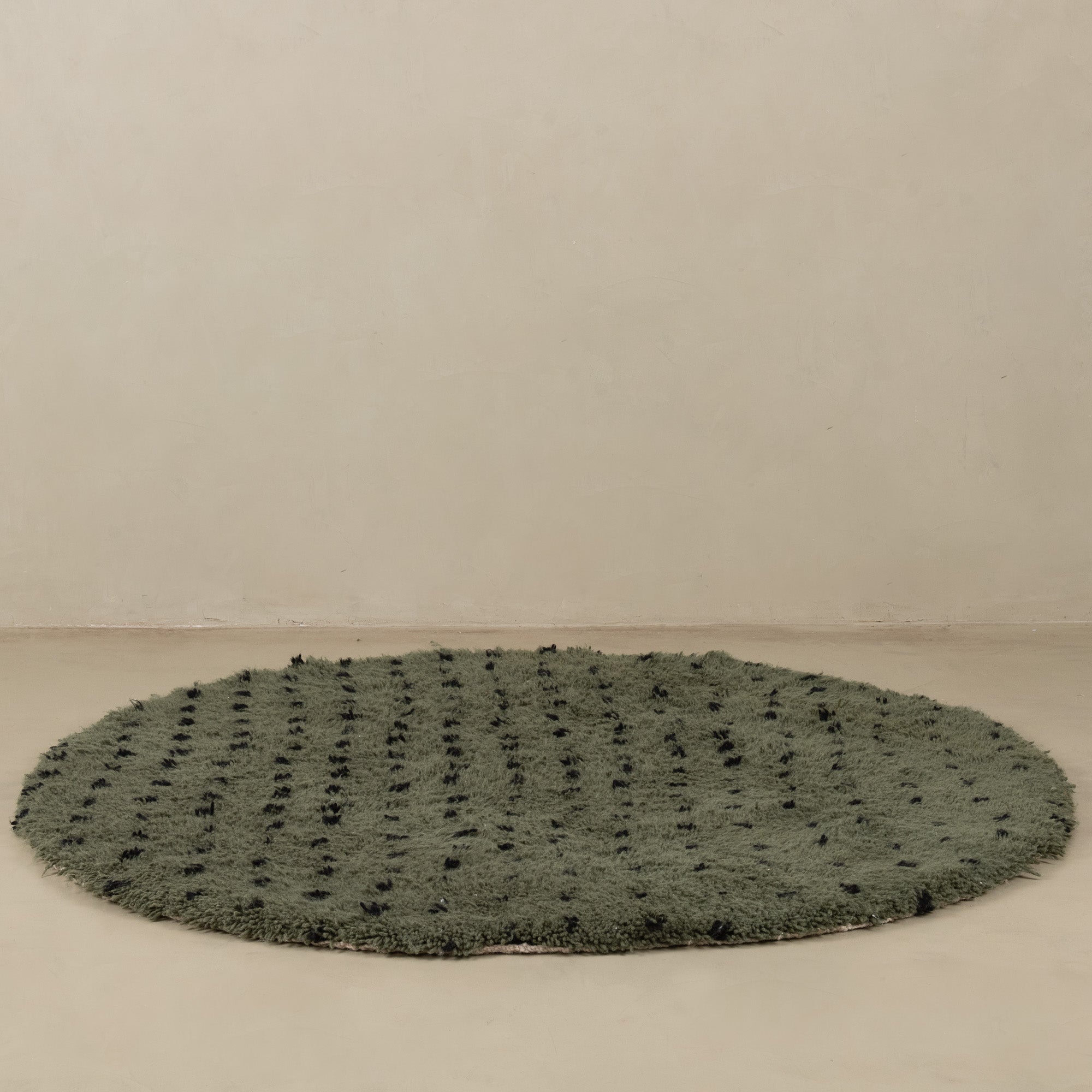 Noujoum Soldier Green Round - Shag Moroccan rug - Benisouk
