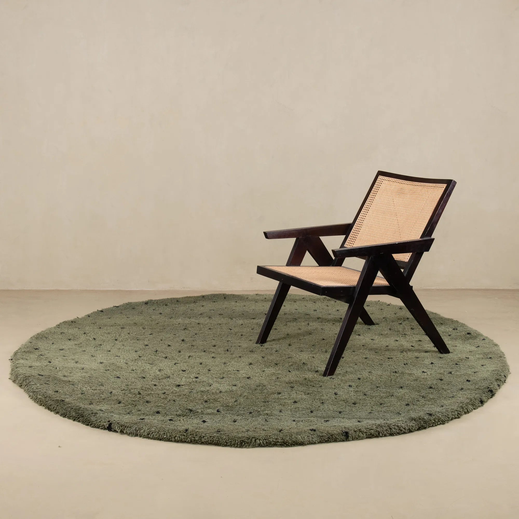Noujoum Soldier Green Round - Shag Moroccan rug - Benisouk