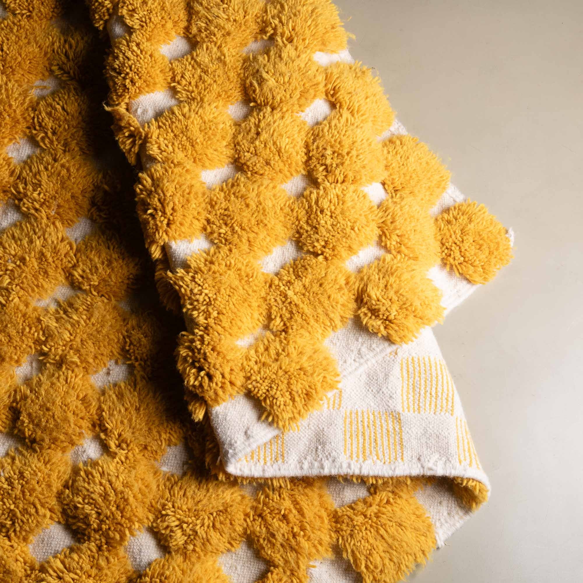 Nowara Sunlight - Shag Moroccan rug - Benisouk