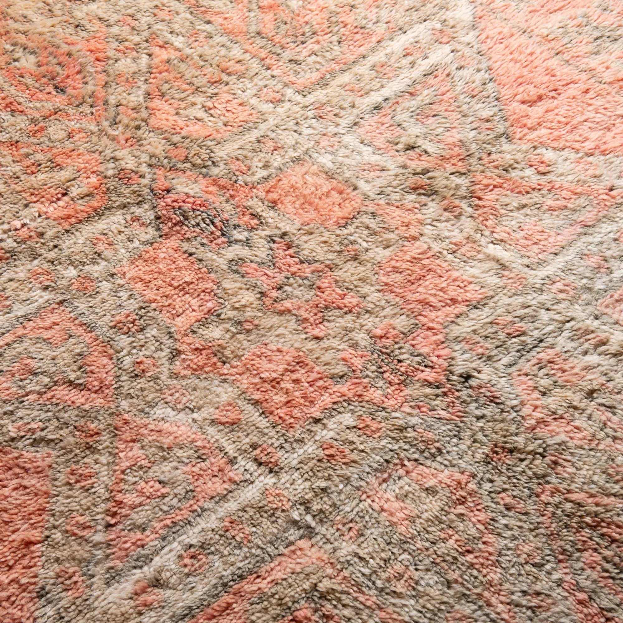 Oumlghayt - vintage boujad rug - Benisouk