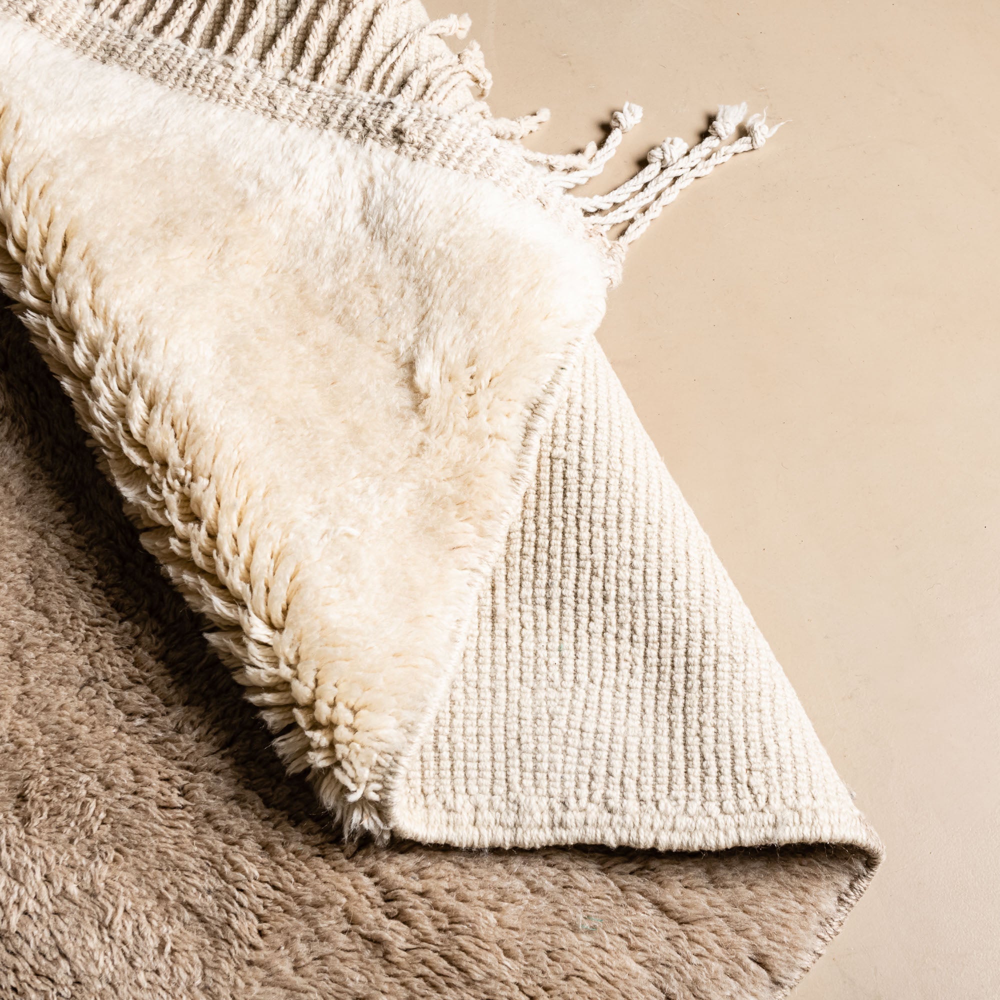 Pale Elegance - Luxury Shag Moroccan Rug - Benisouk