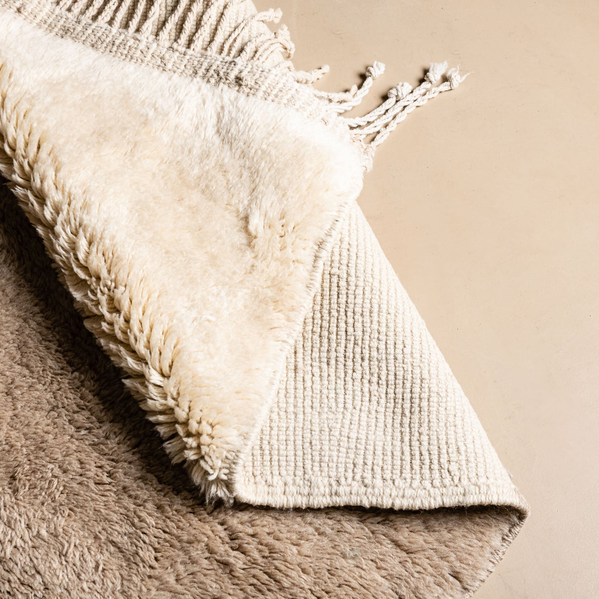 Pale Elegance - Luxury Shag Moroccan Rug - Benisouk