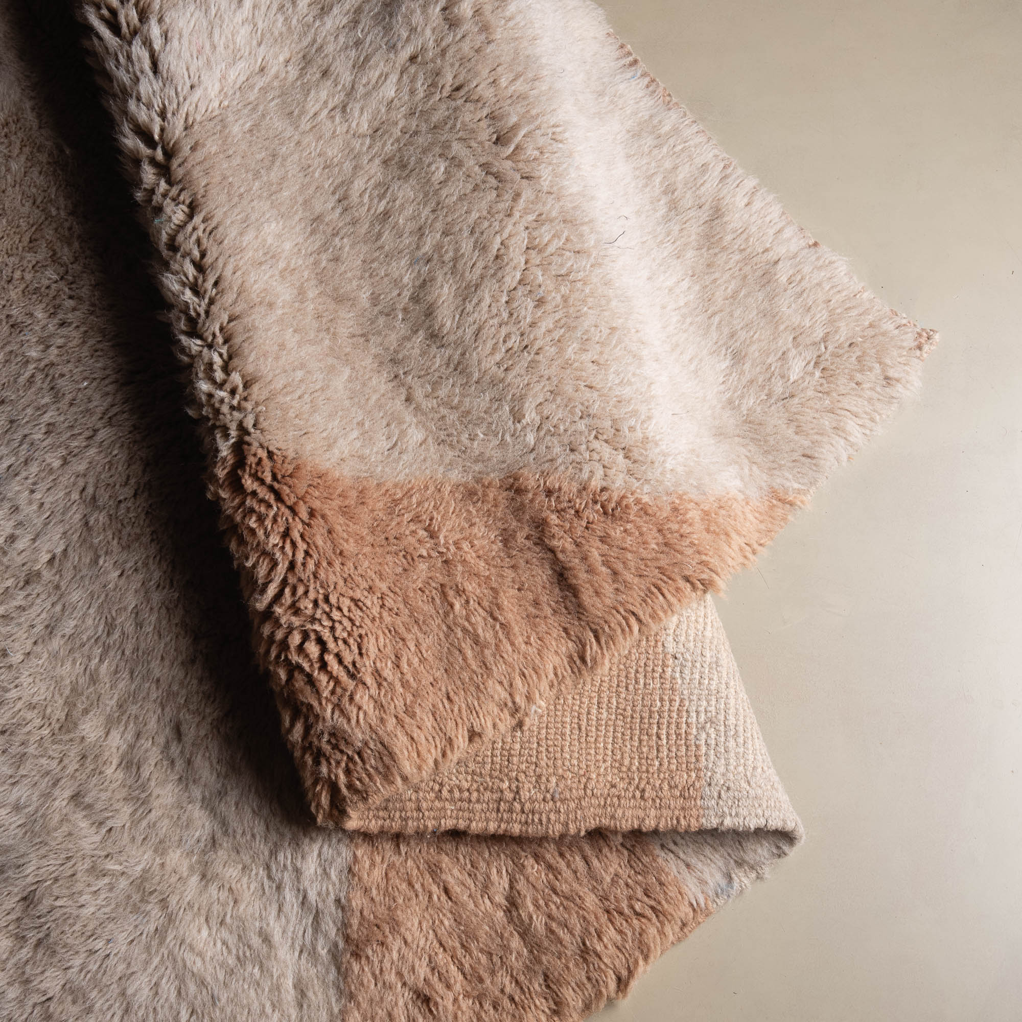 Peach Fossil - Luxury Shag Moroccan Rug - Benisouk