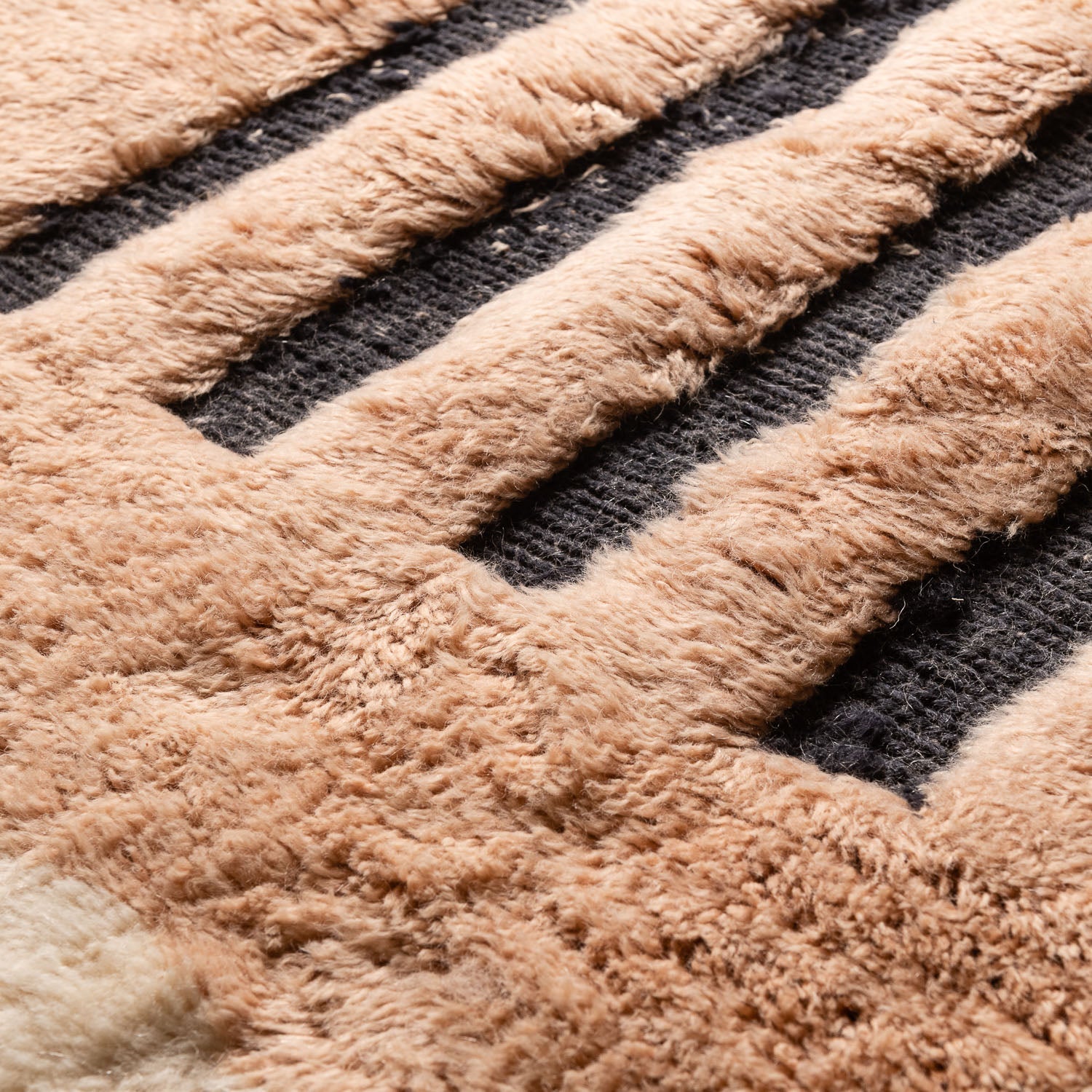 Petra Round - Luxury Shag Moroccan Rug - Benisouk