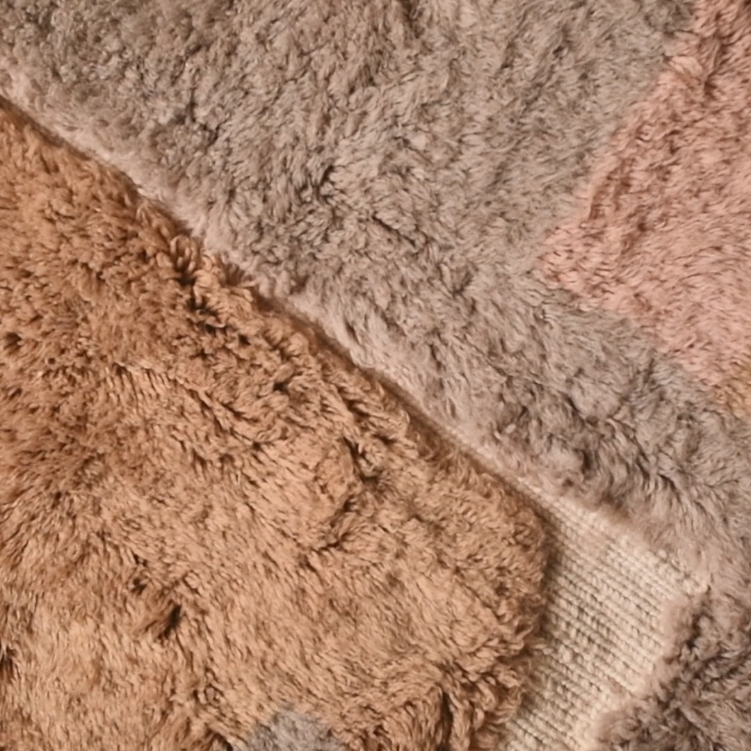 Messy Painting Round - Luxury Shag Moroccan Rug