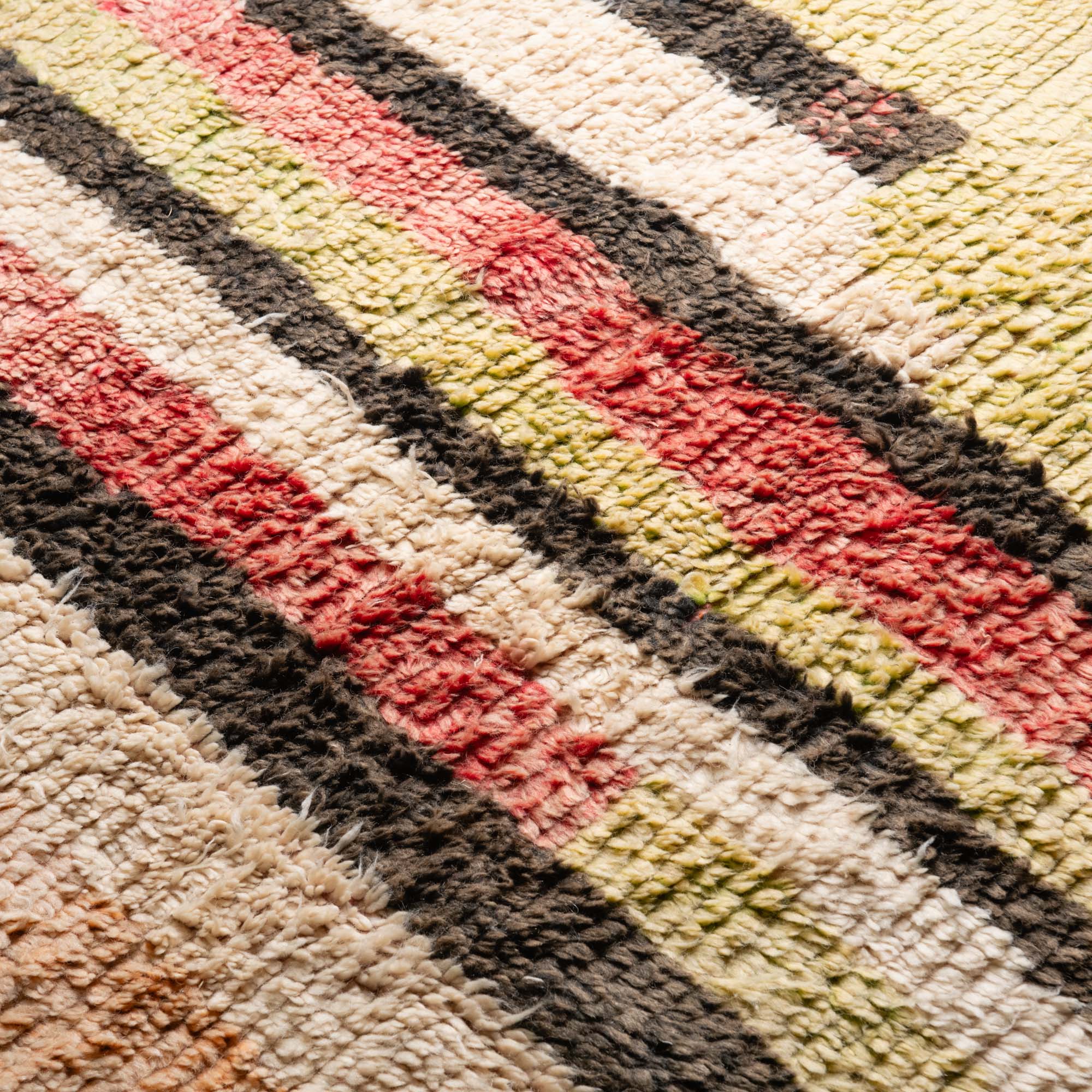 Radia - vintage boujad rug - Benisouk