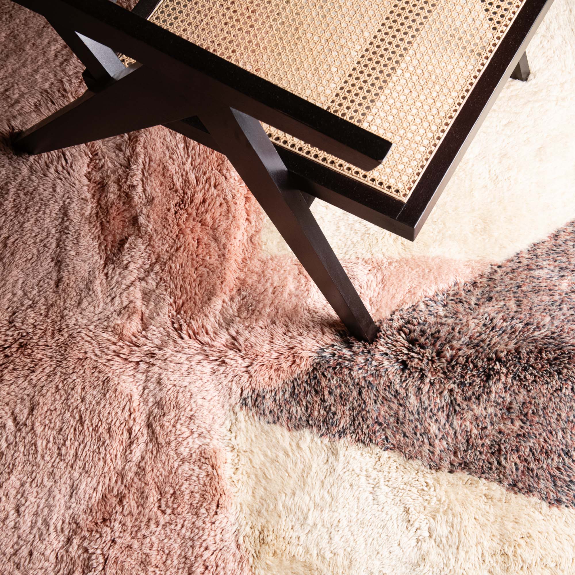 Radiant Reverie - Luxury Shag Moroccan Rug - Benisouk