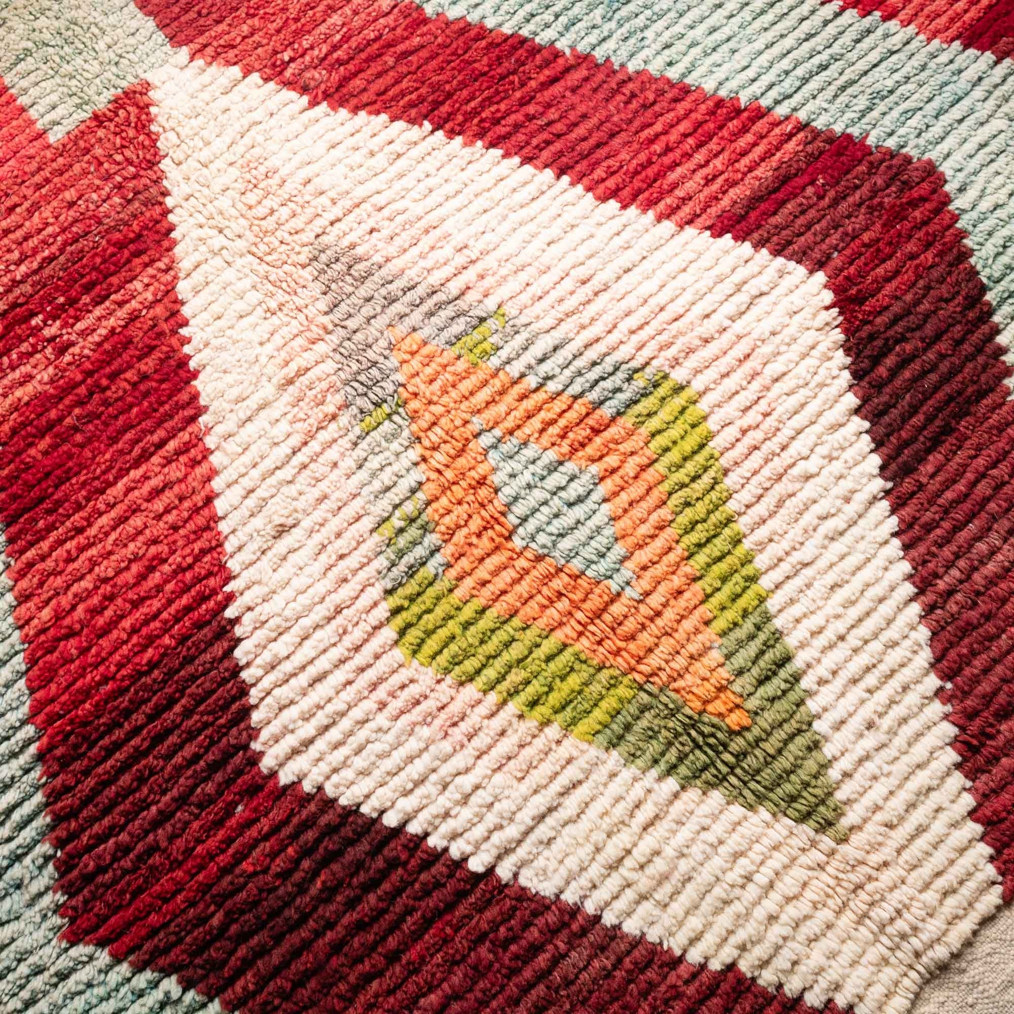 Raissa - vintage boujad rug - Benisouk