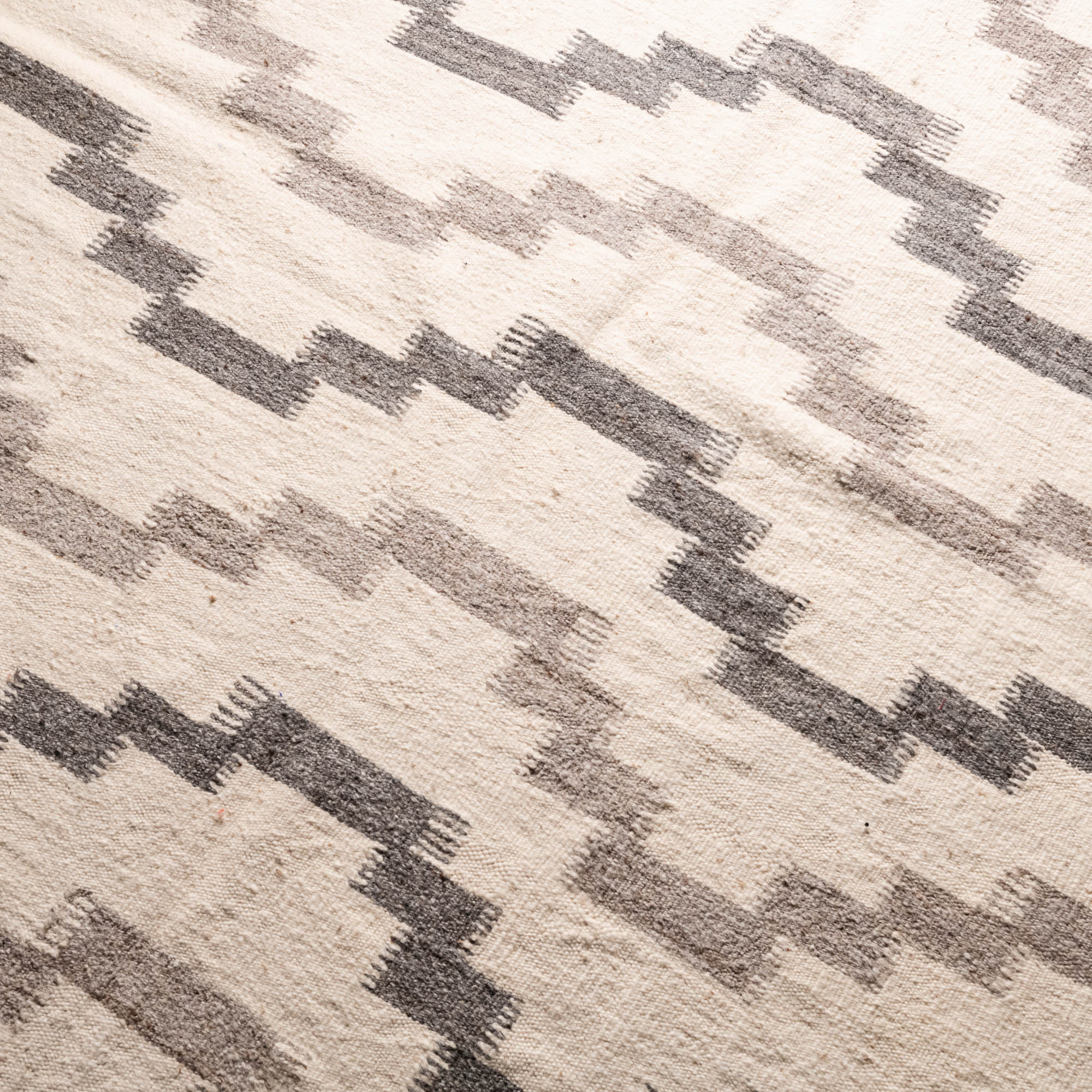 Sanabil - taznakht kilim rug - Benisouk