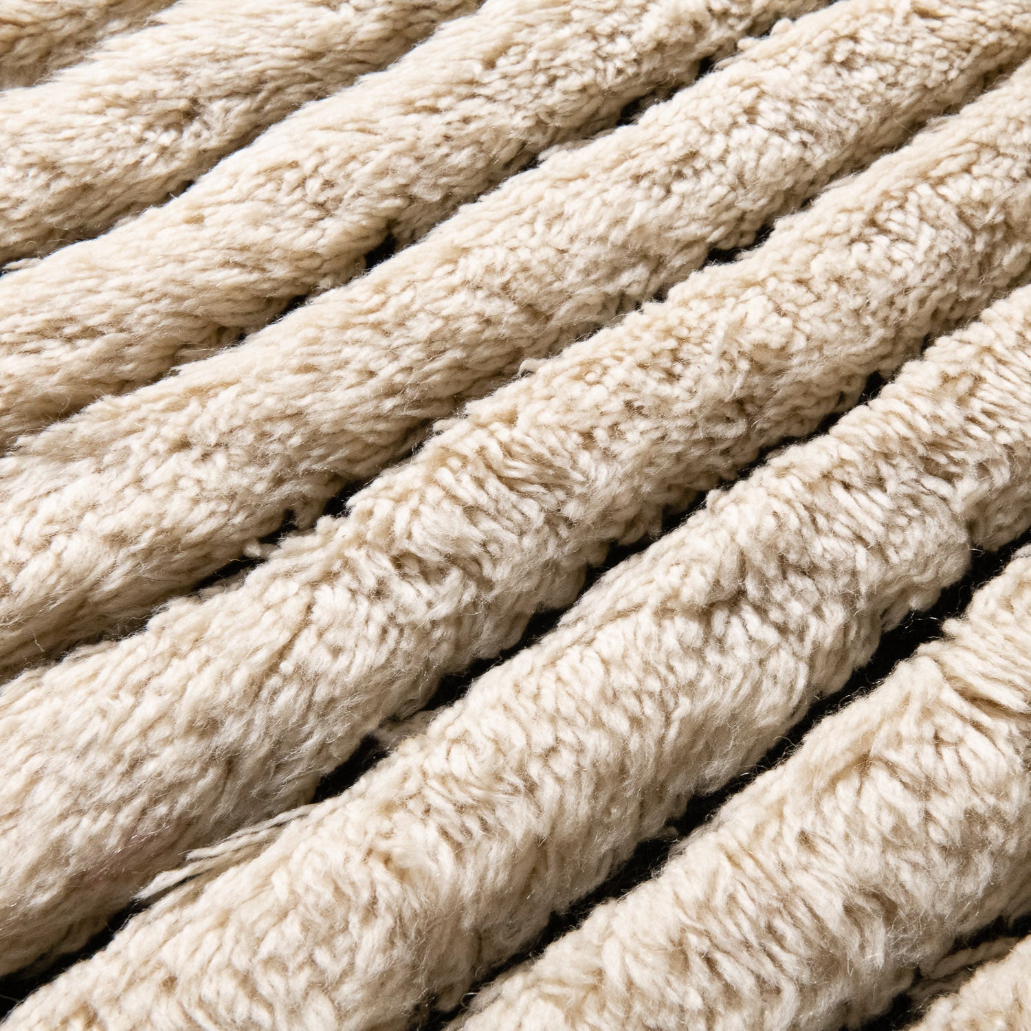 Sanae - Luxury Shag Moroccan Rug - Benisouk