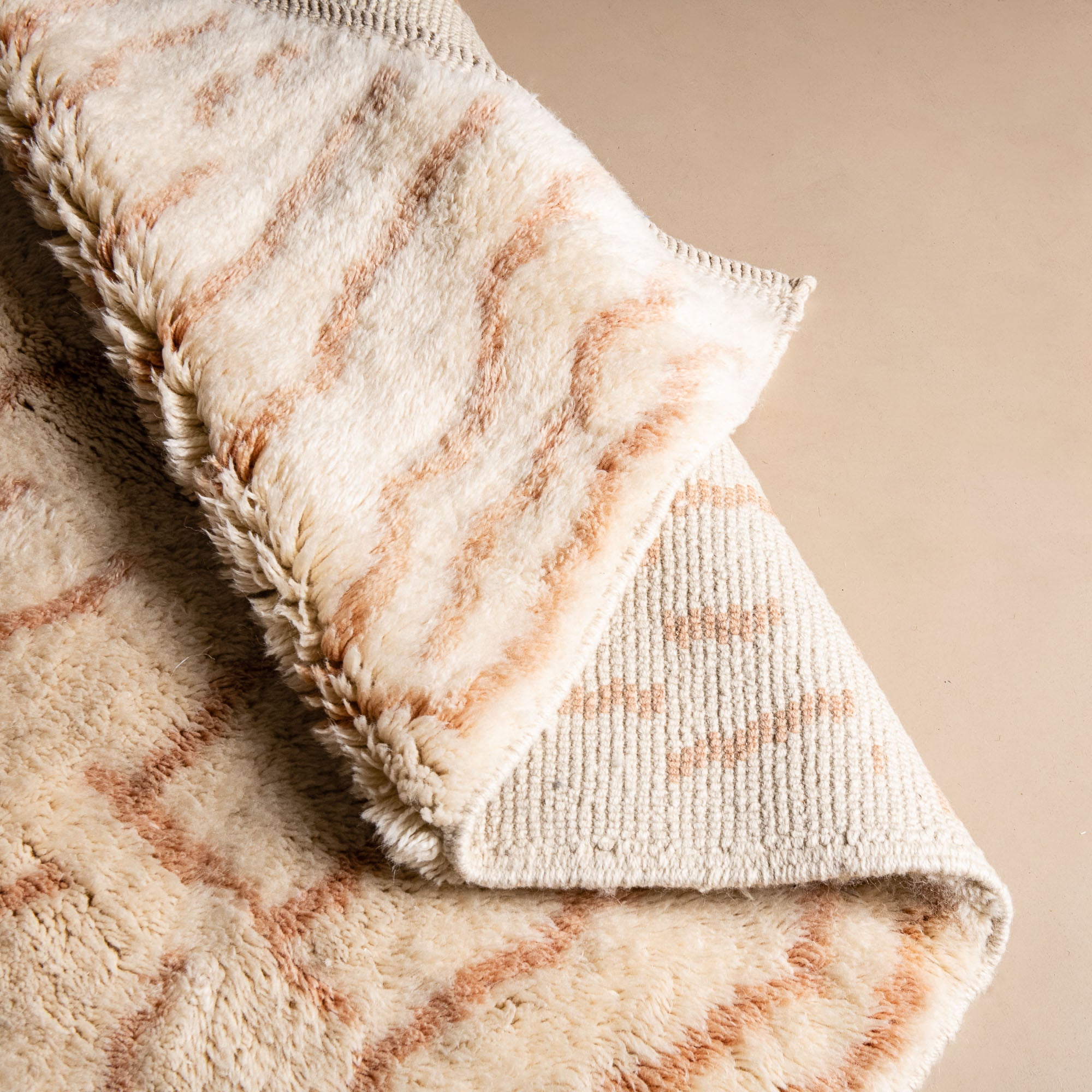 Sandscribe Elegance - Luxury Shag Moroccan Rug - Benisouk