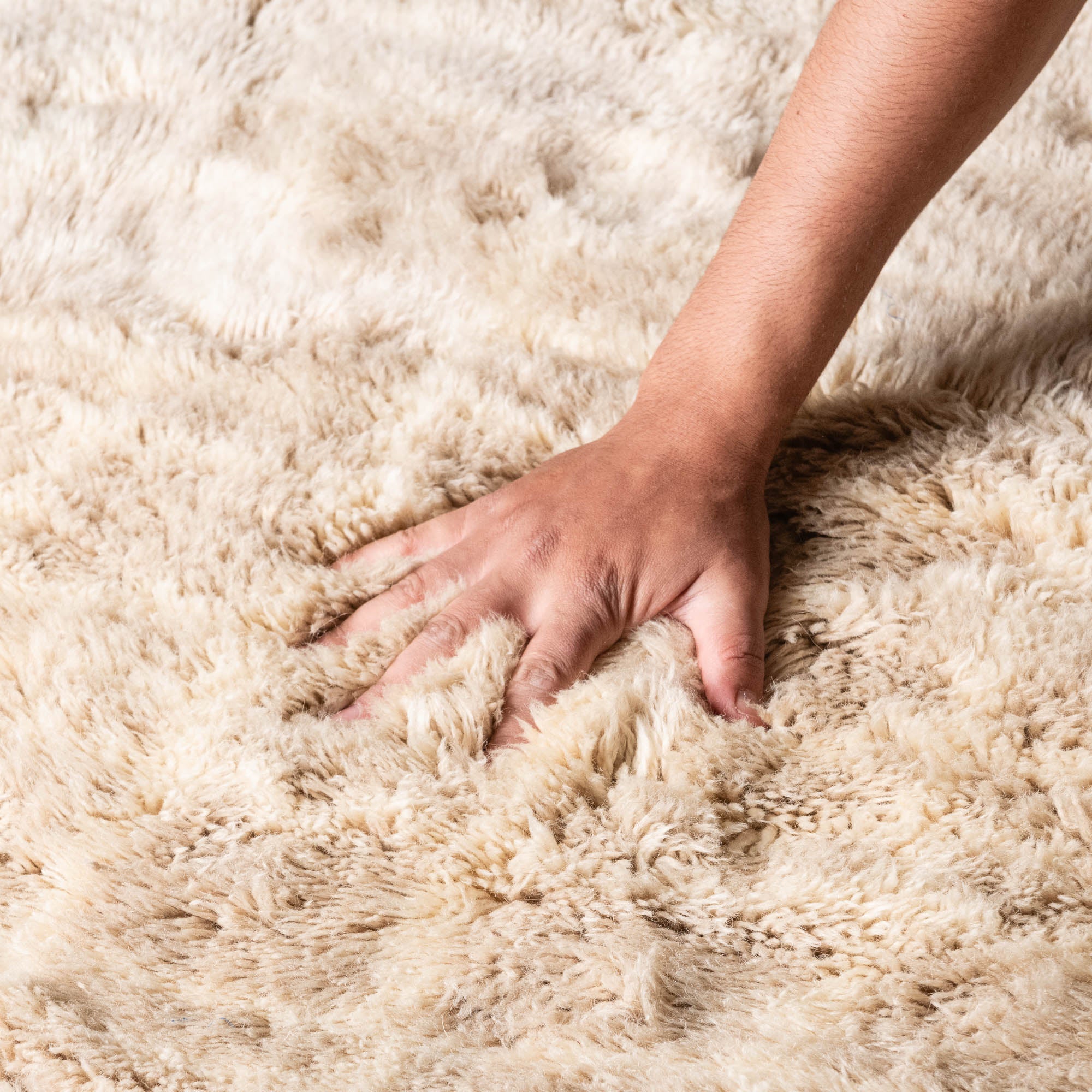 Sandy Gridlines - Luxury Shag Moroccan Rug - Benisouk