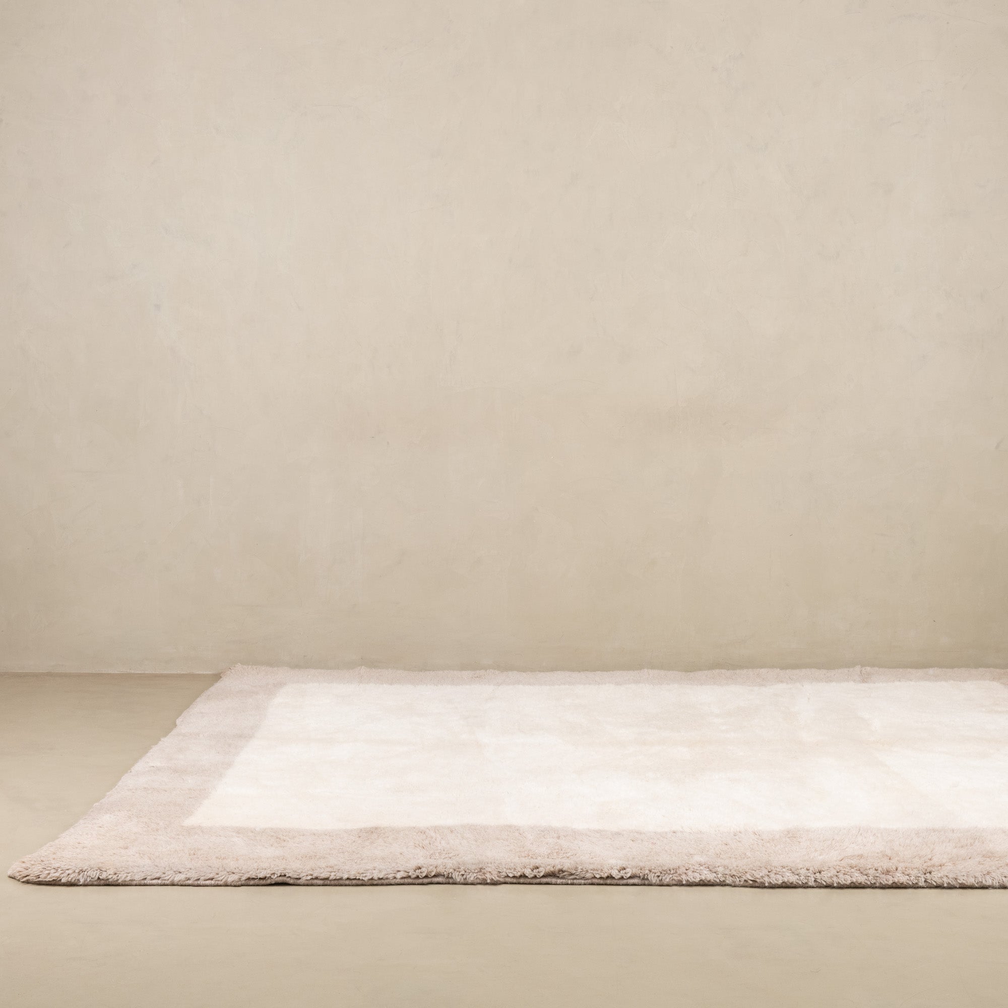 Serenity Border - Luxury Shag Moroccan Rug - Benisouk