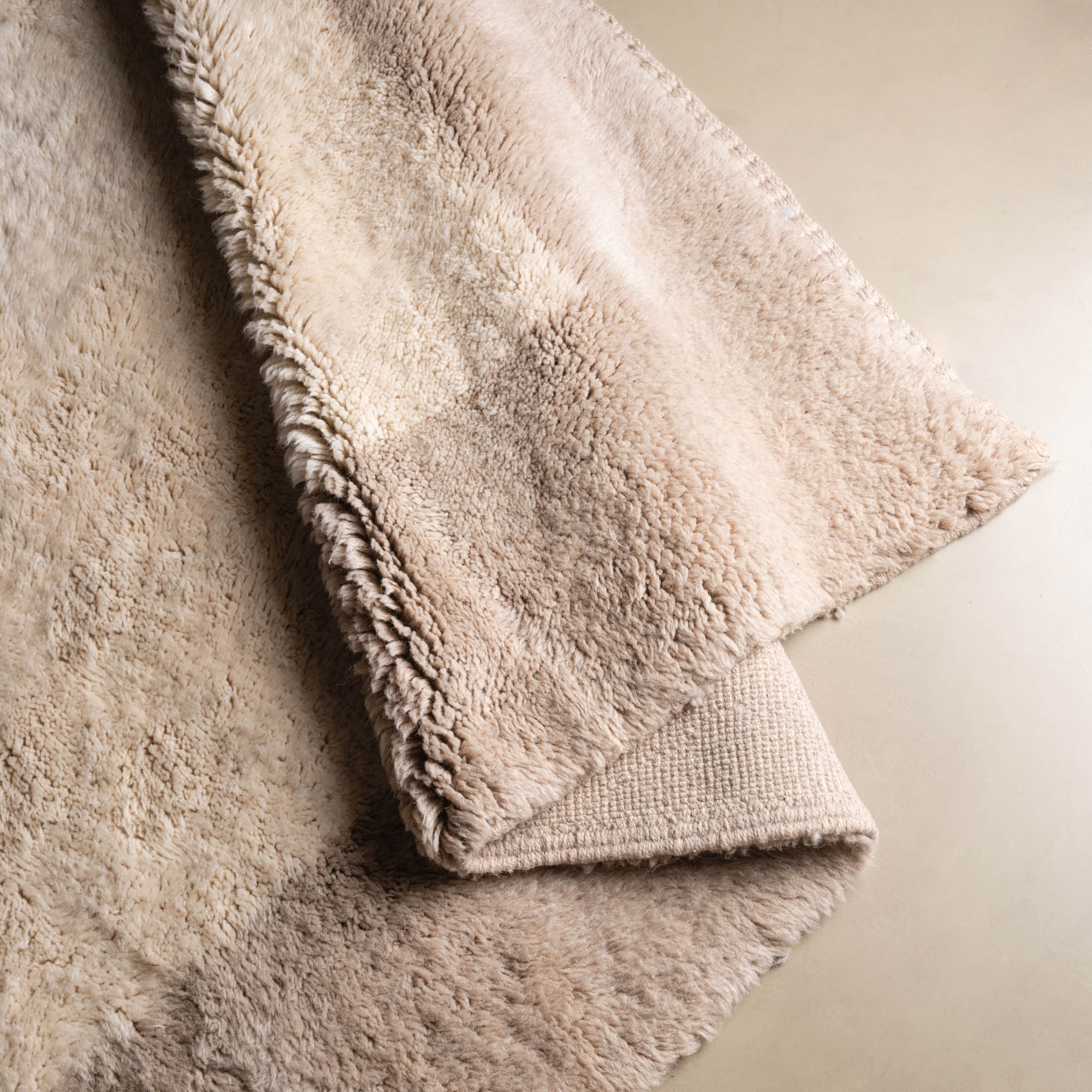 Serenity Border - Luxury Shag Moroccan Rug - Benisouk