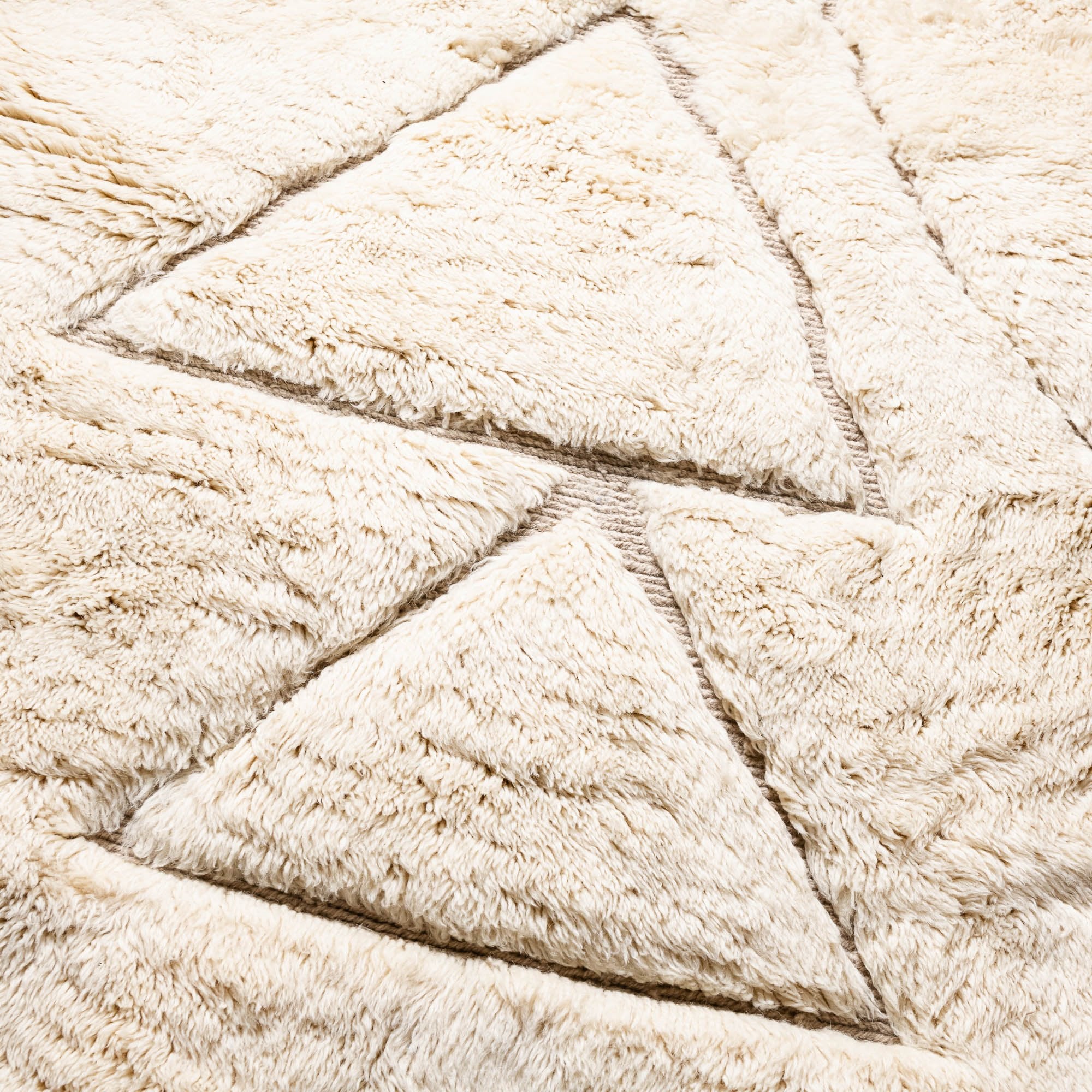 Serenity Peaks - Luxury Shag Moroccan Rug - Benisouk