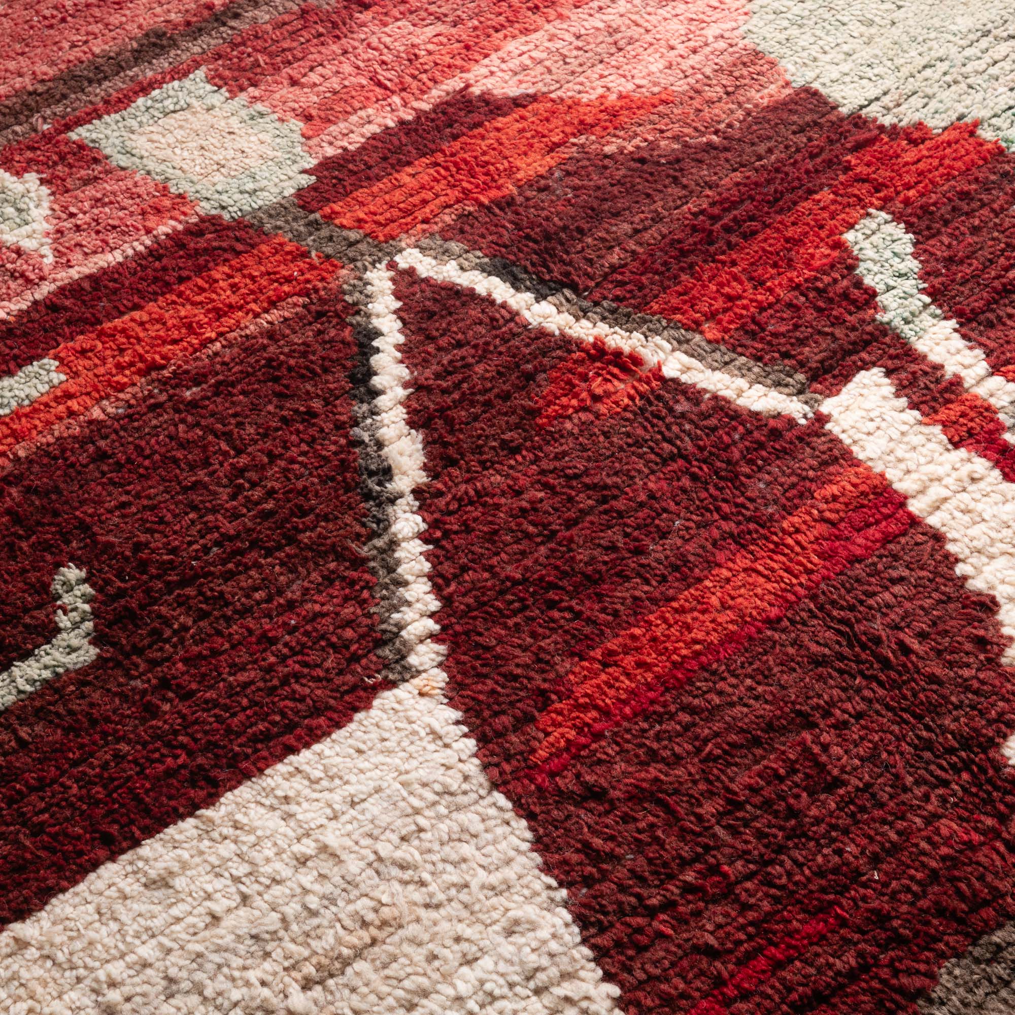 sidqia - vintage boujad rug - Benisouk